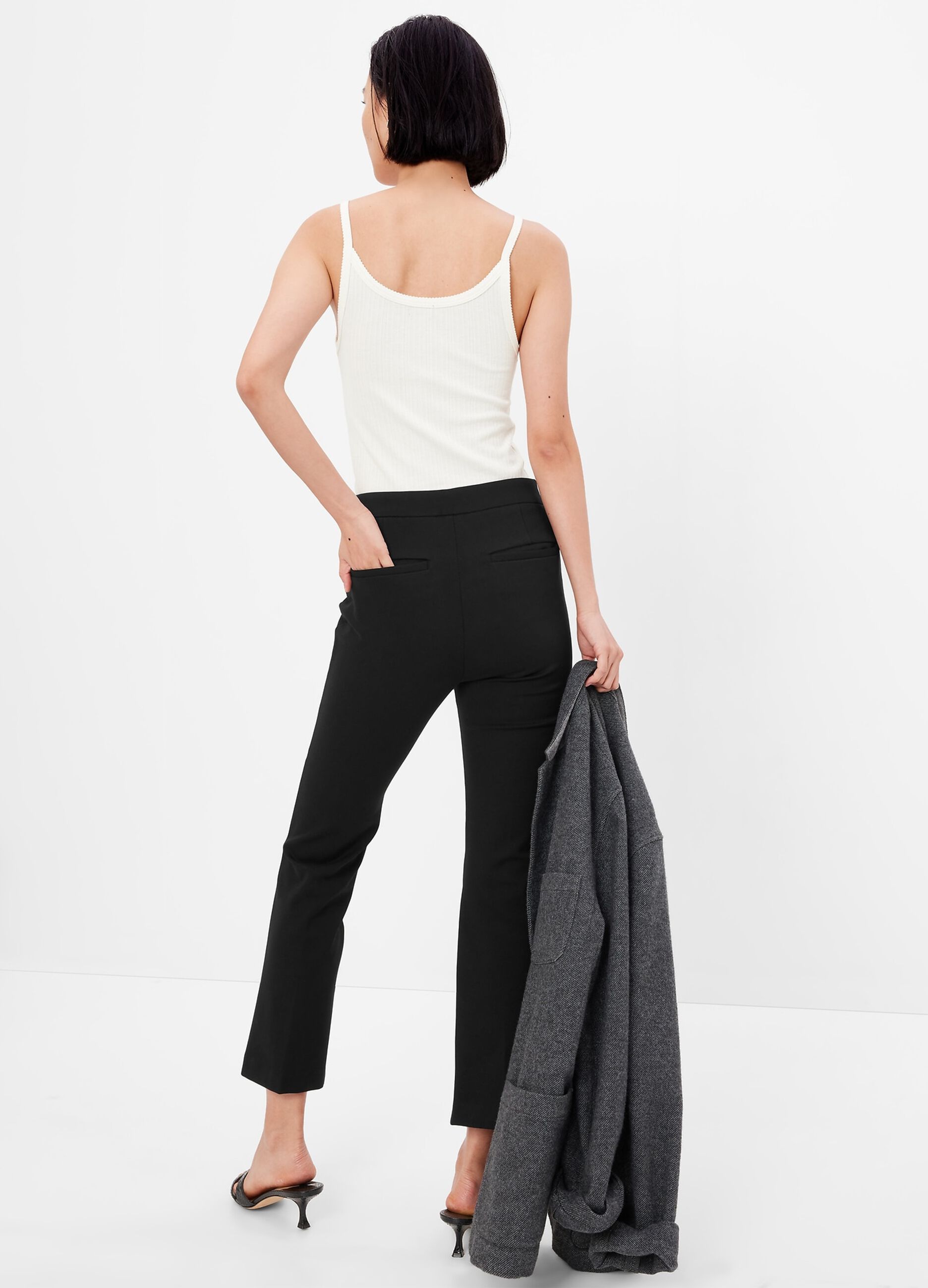 Cropped trousers with raised seams