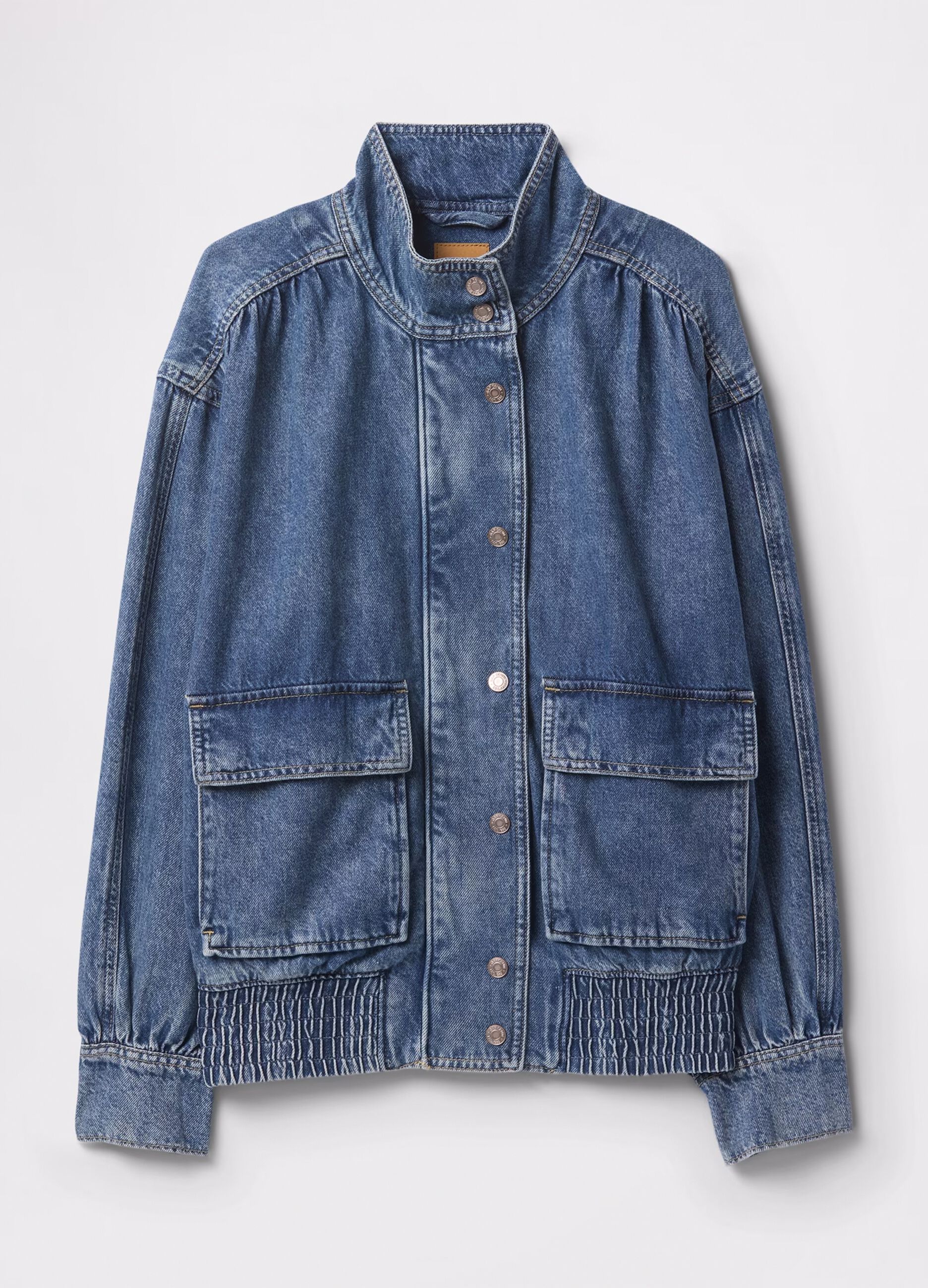 Denim jacket with pockets_4