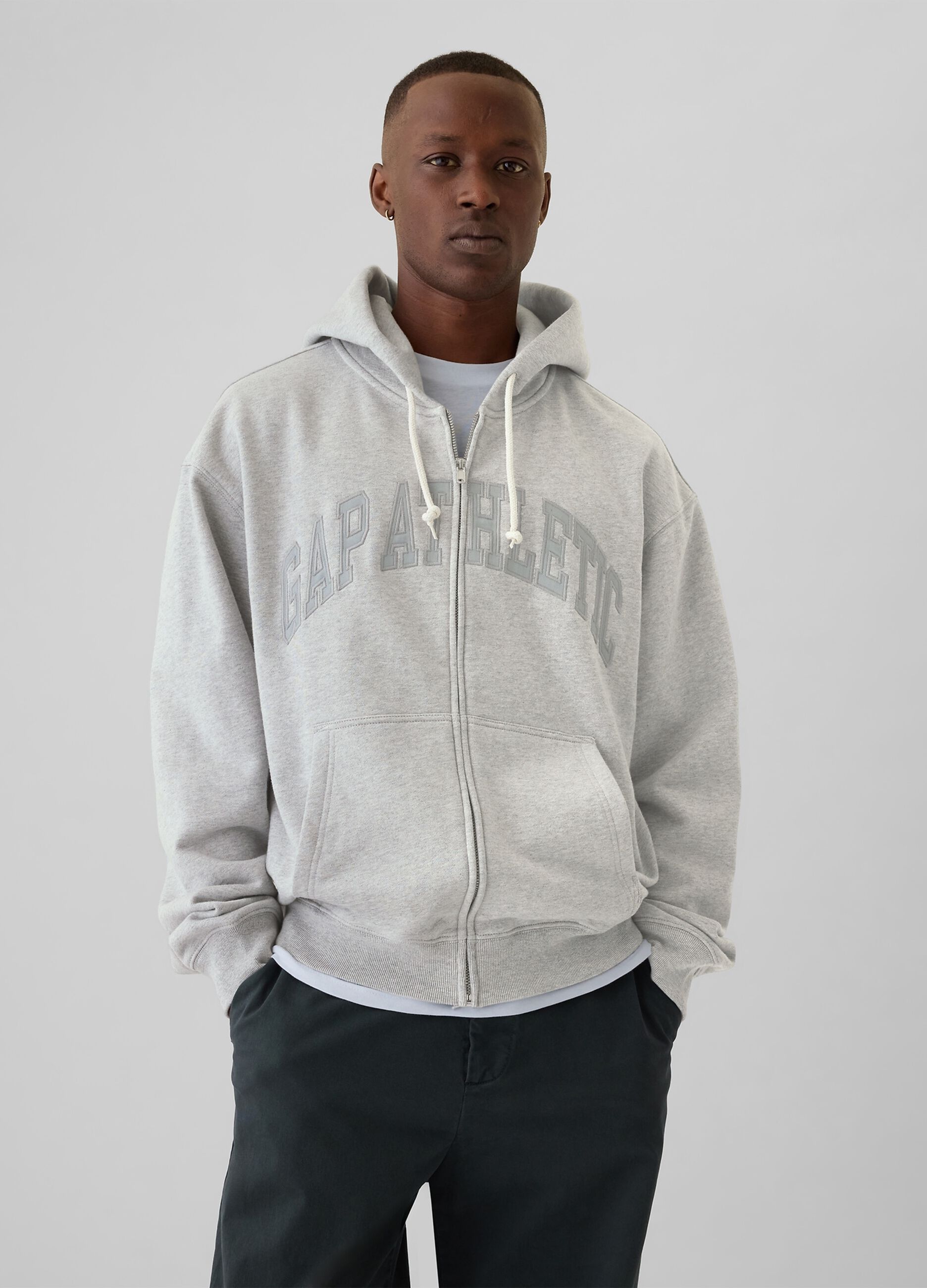 Full-zip con cappuccio e ricamo logo