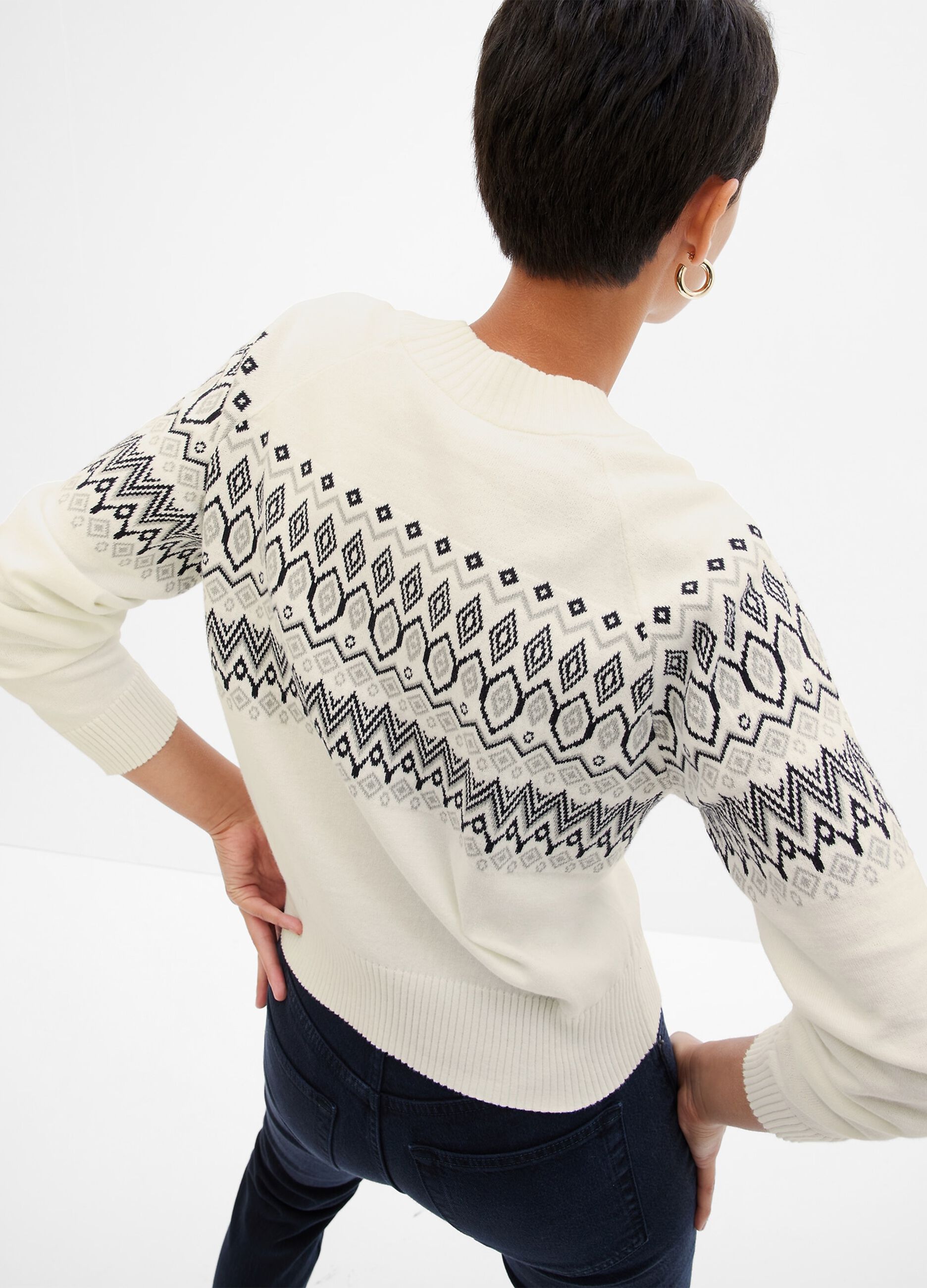 Pullover with jacquard geometric designs_1