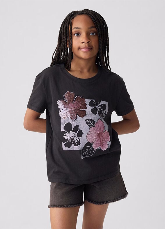 T-shirt nera con stampa floreale