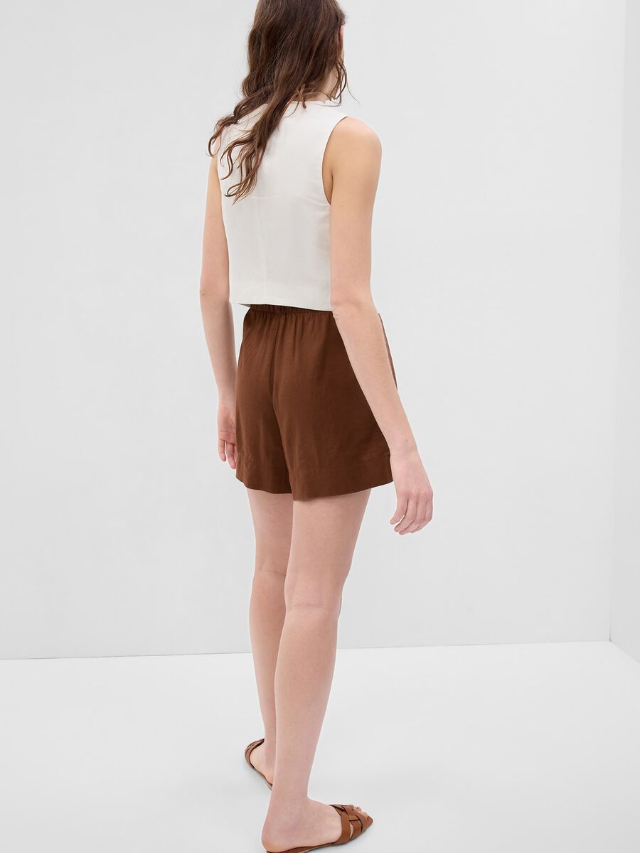 Linen and viscose pull-on shorts Woman_1