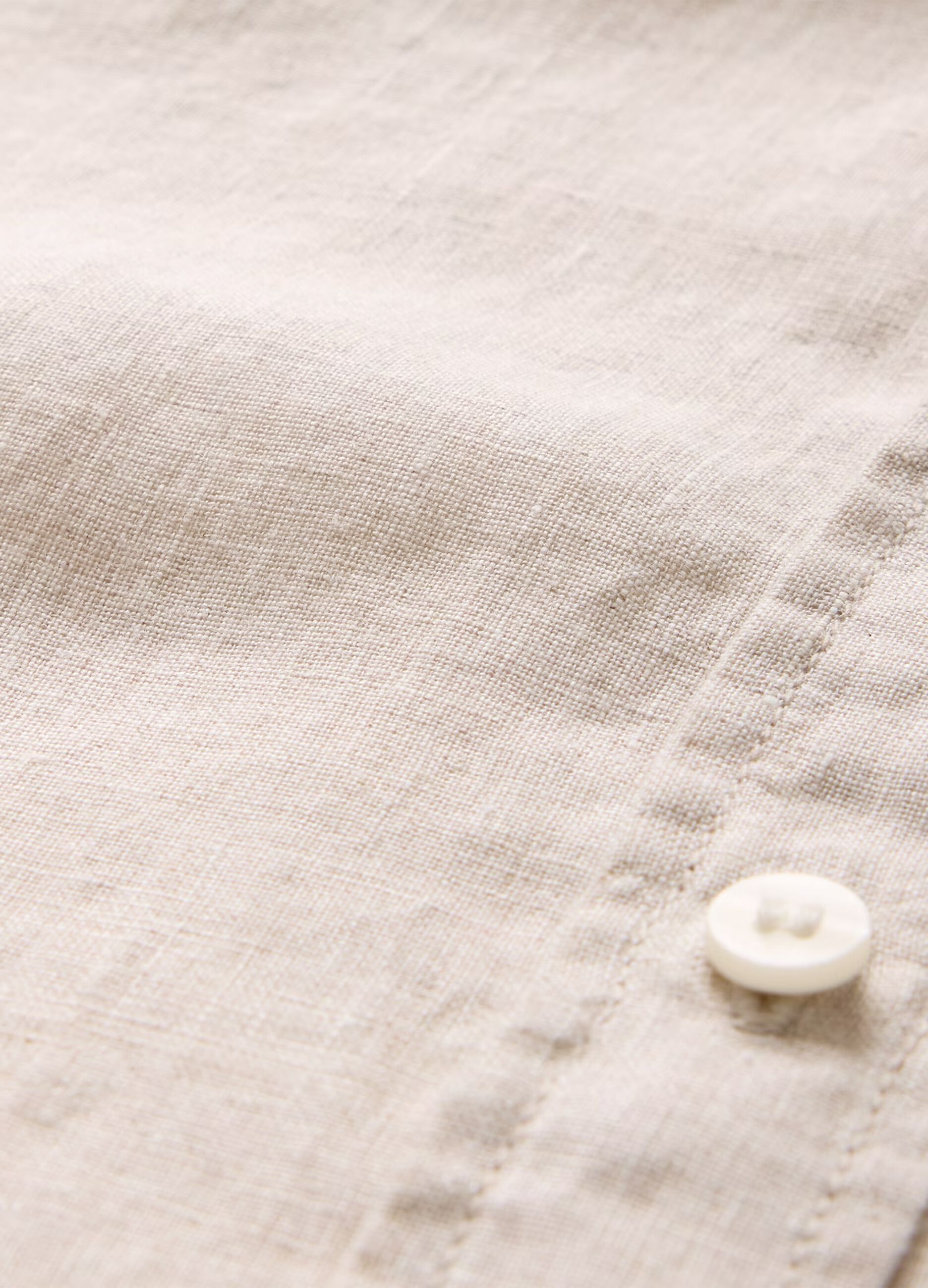 Camicia in lino beige Gap_4