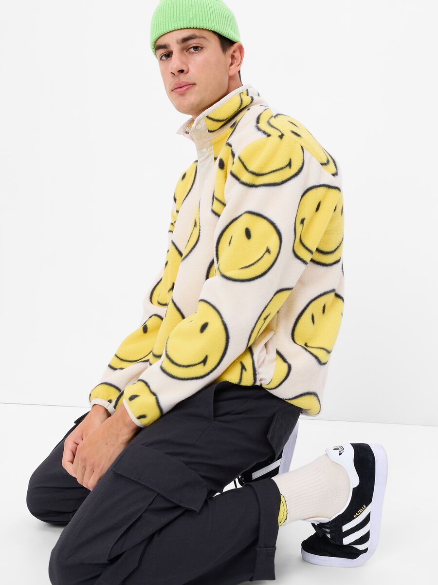 Fleece sweatshirt with mock neck and Smiley® buttons Man_1