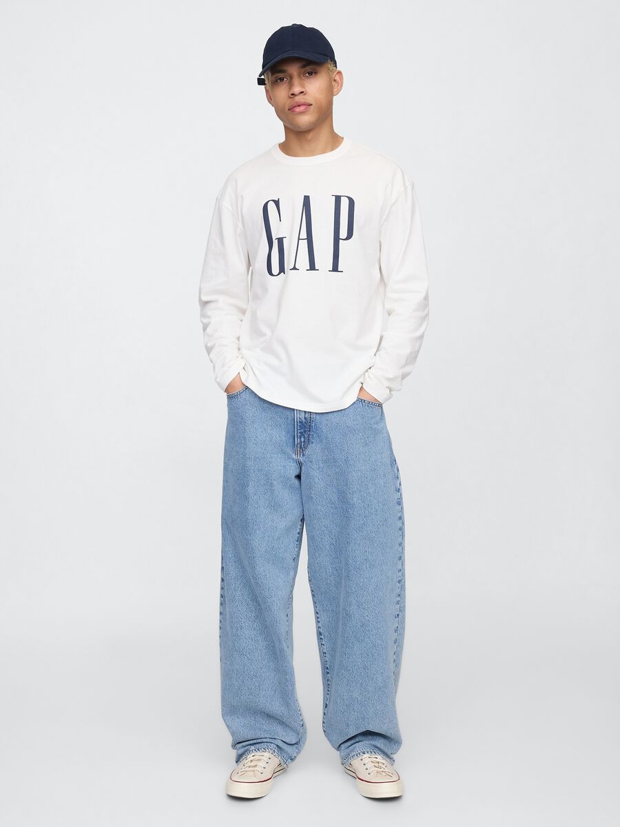 T-shirt bianca a maniche lunghe con logo Gap Uomo_1