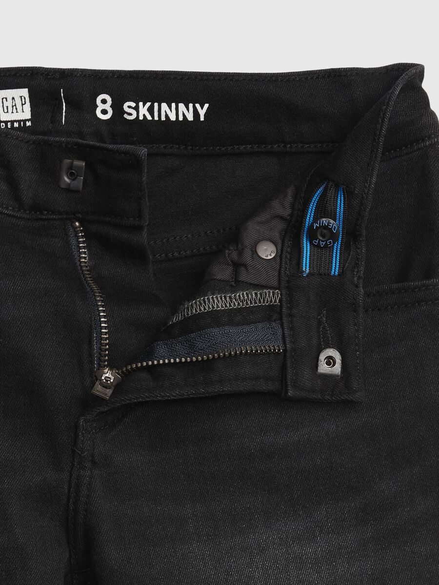 Jeans skinny fit con abrasioni Bambino_2