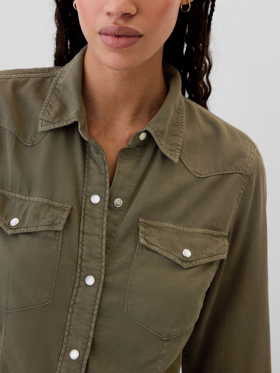 Western shirt in denim with pearl buttons Woman_3