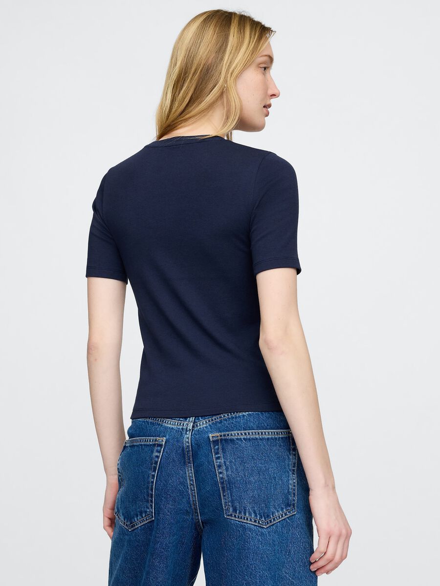 T-shirt cropped blu scuro a maniche corte Donna_2