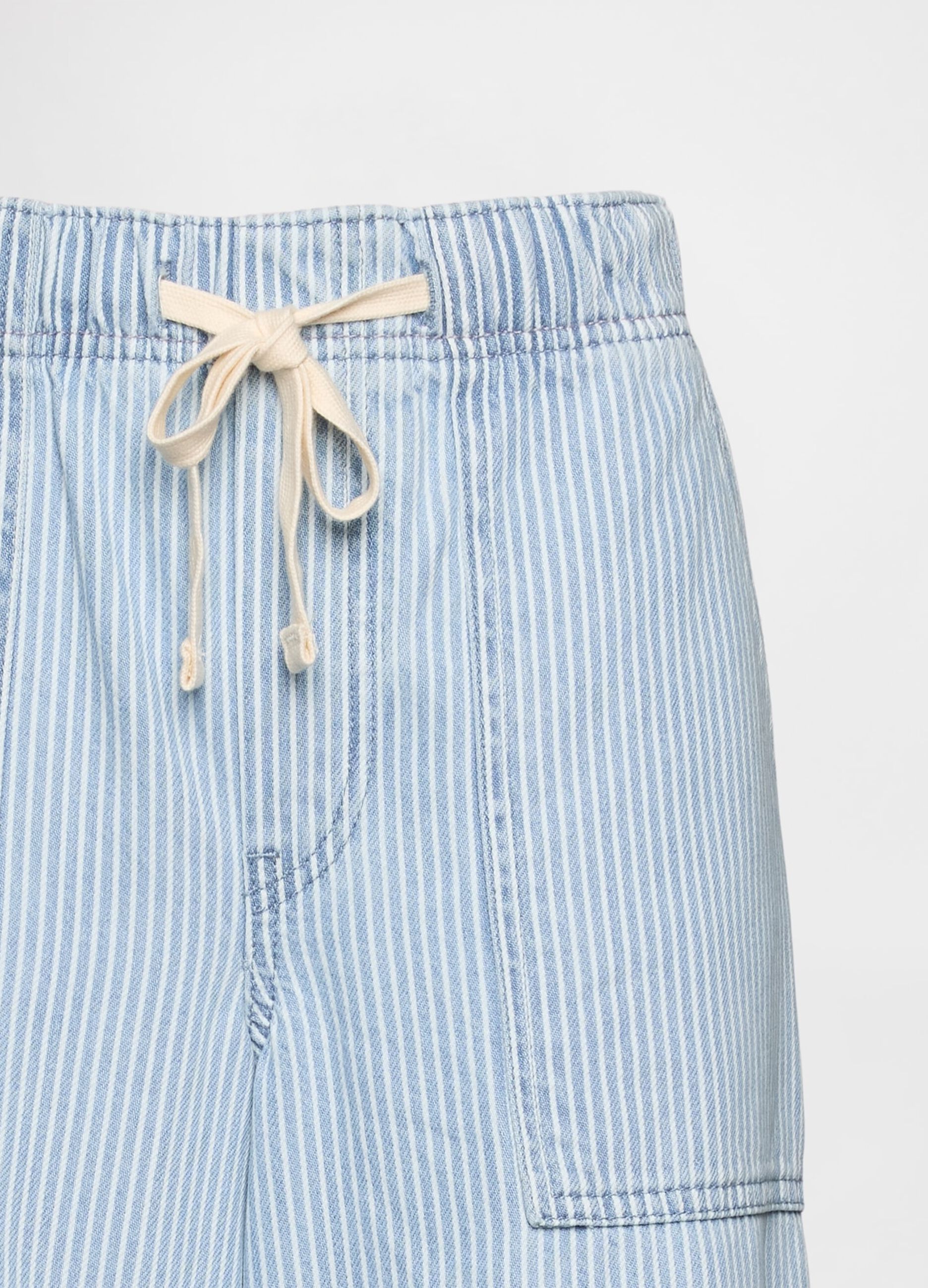 Pantaloni ampi in denim leggero Gap_5