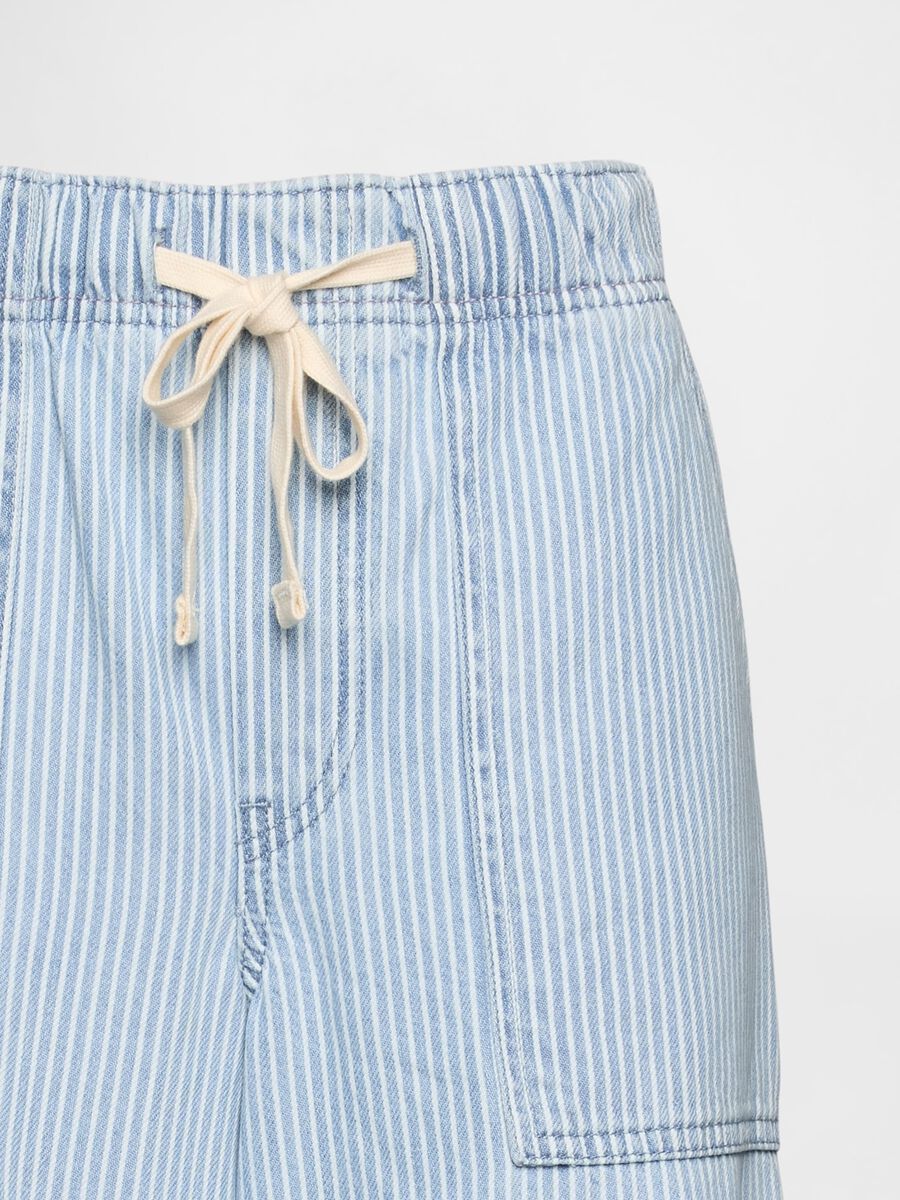 Pantaloni ampi in denim leggero Gap Donna_5