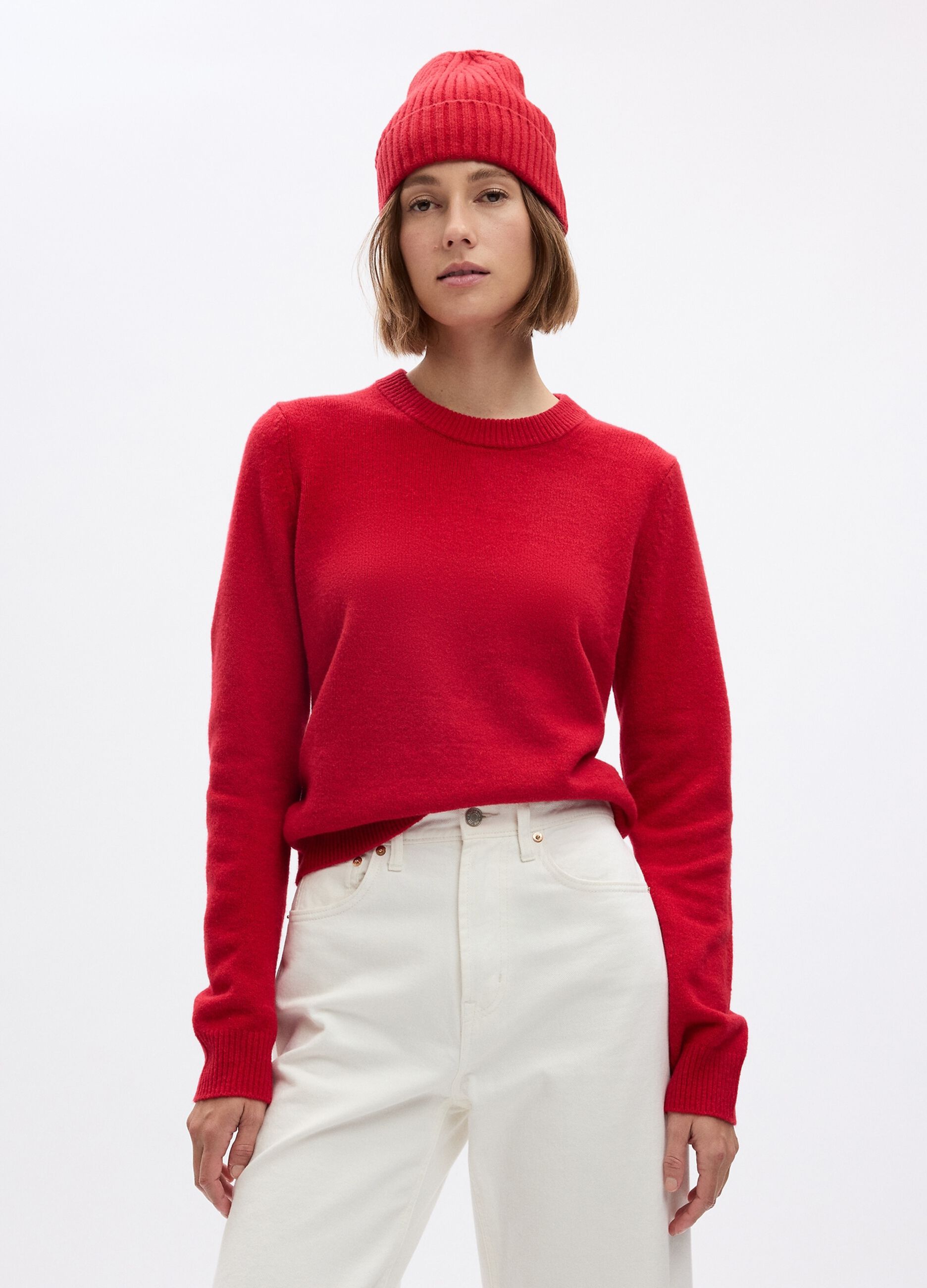 Round neck pullover