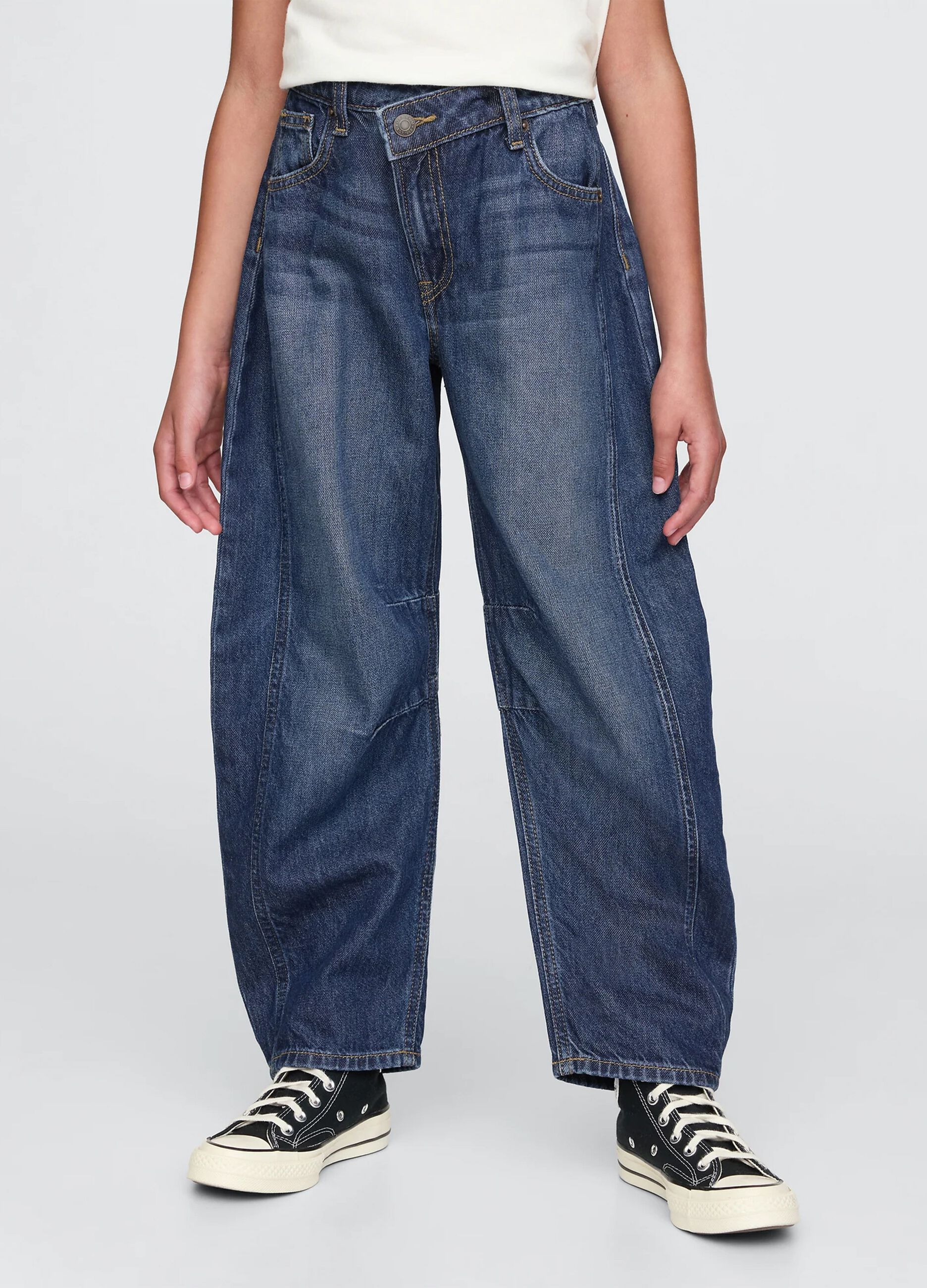 Balloon-fit jeans in denim with five pockets_1