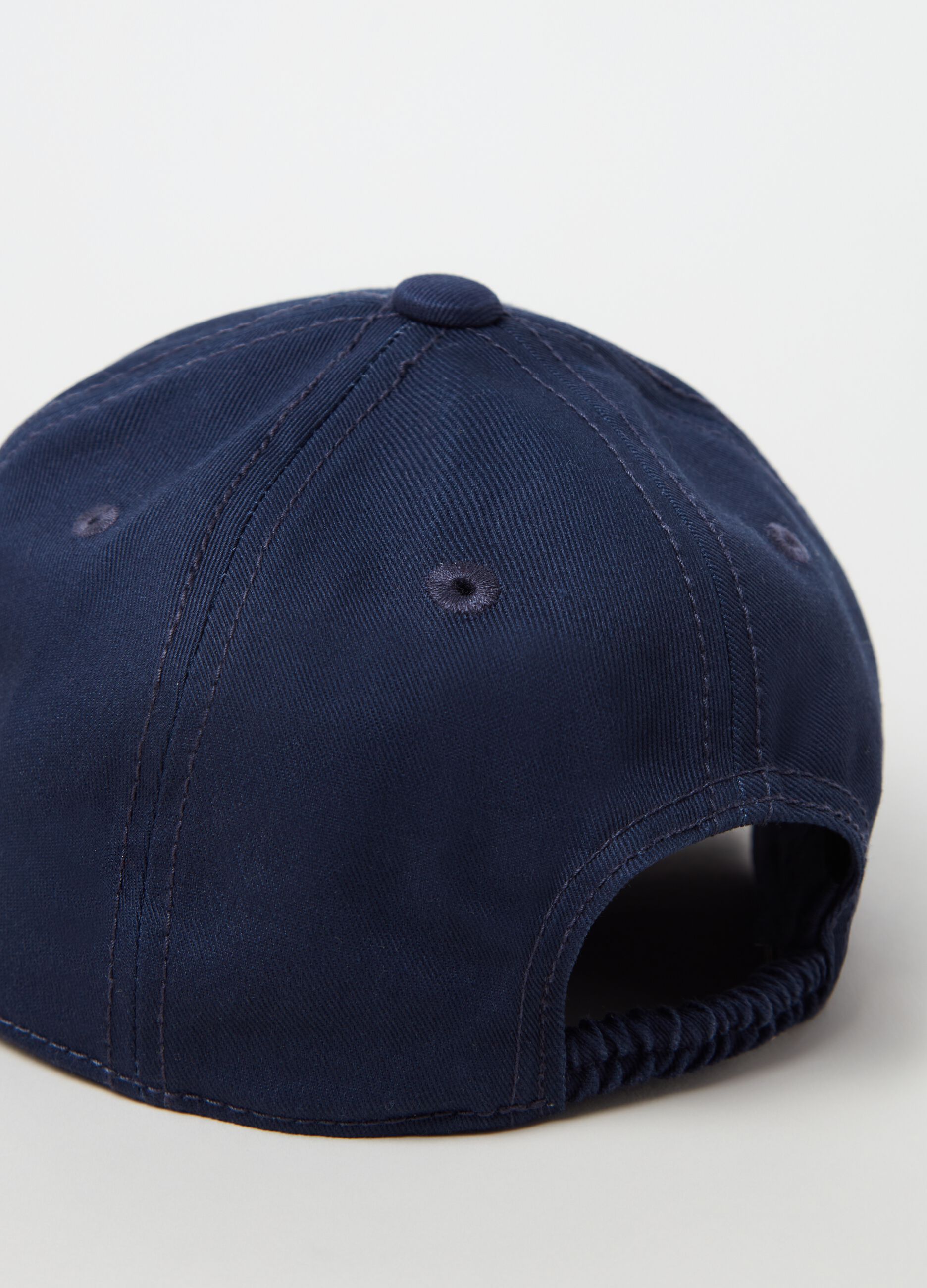 Baseball cap with logo patch_4