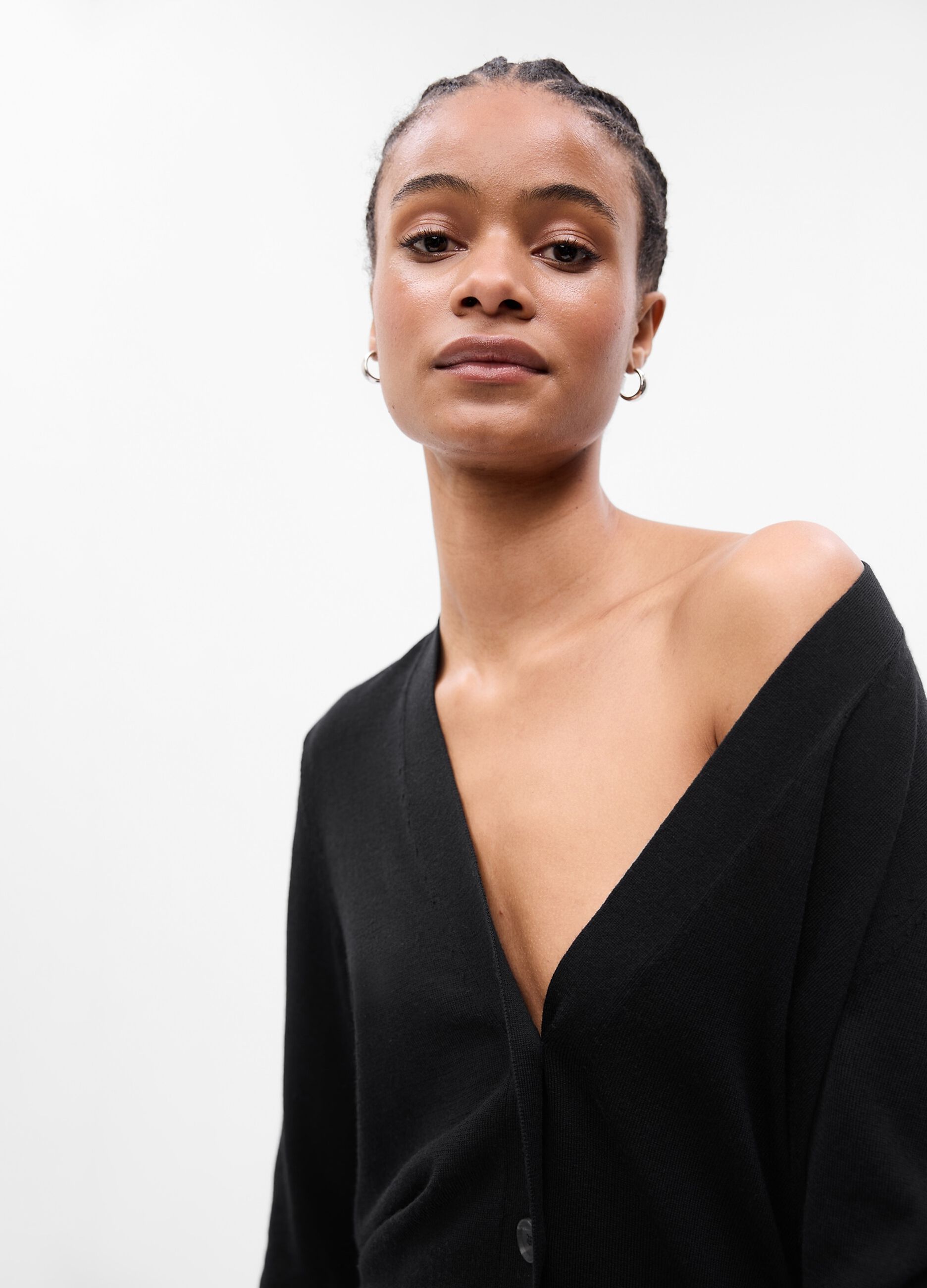 Merino wool cardigan with V neck_2