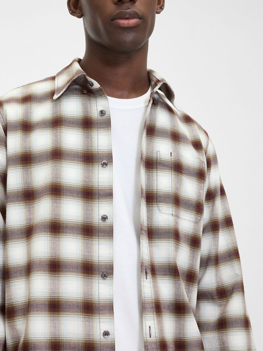 Camicia marrone a quadri elasticizzata Uomo_3
