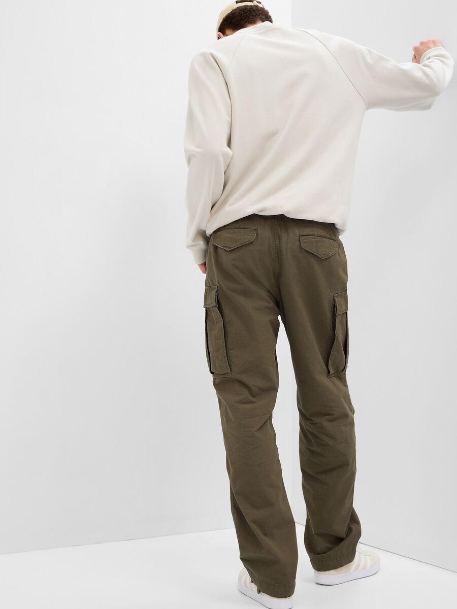 Cargo trousers in cotton ripstop. Man_2