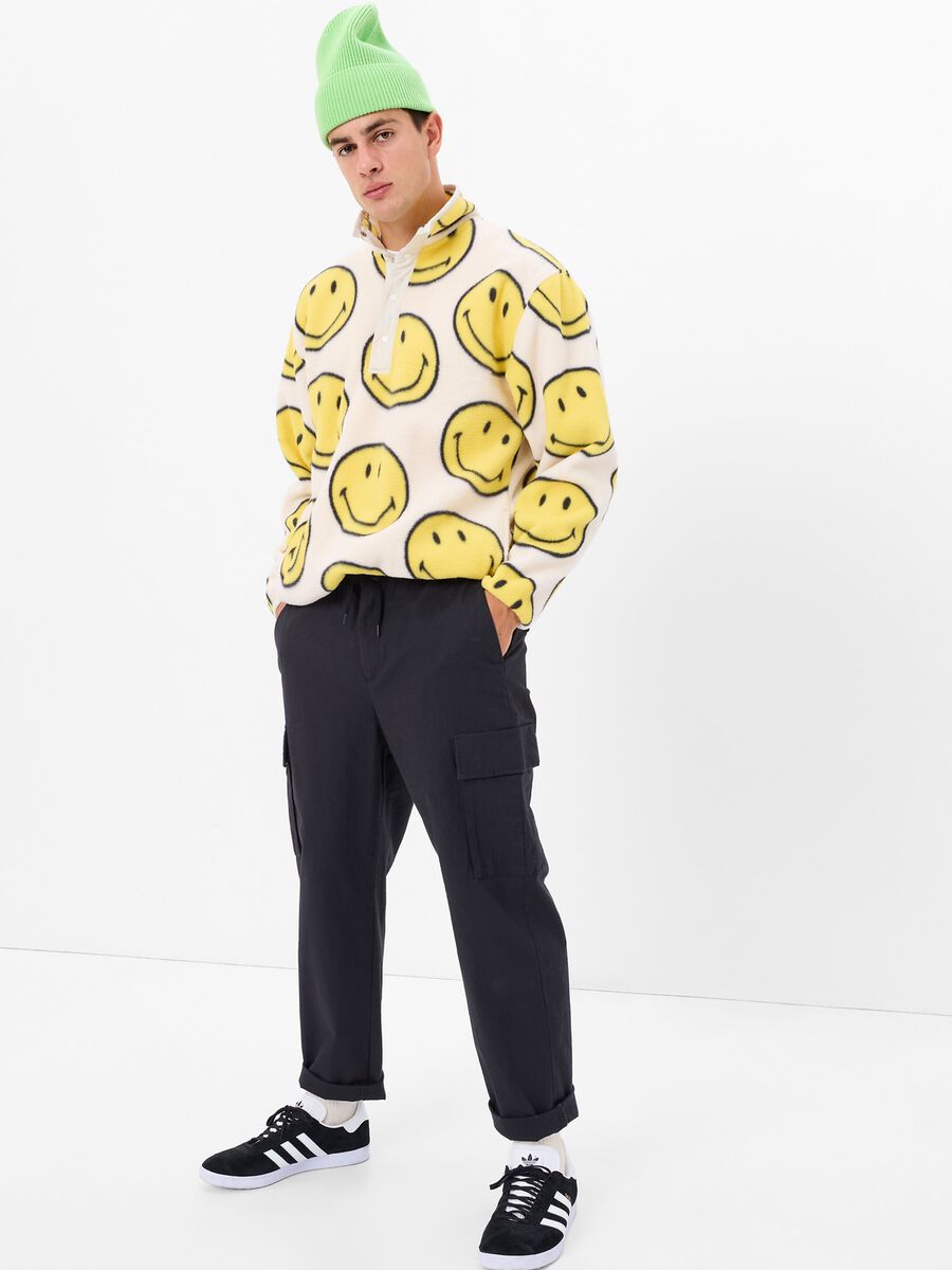 Fleece sweatshirt with mock neck and Smiley® buttons Man_0