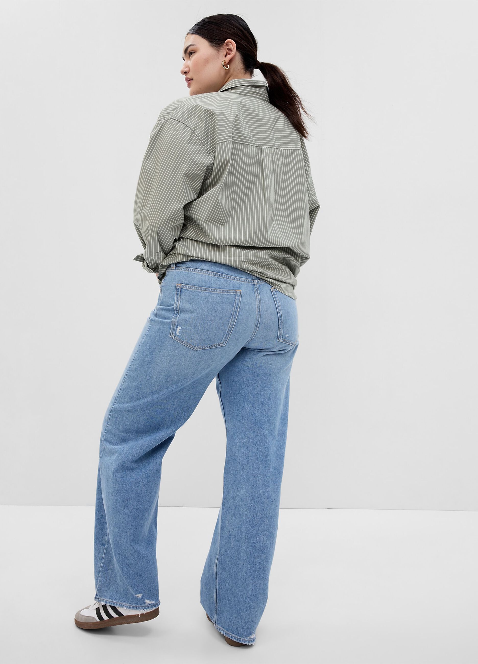 Straight-fit, low-rise jeans with worn look_3