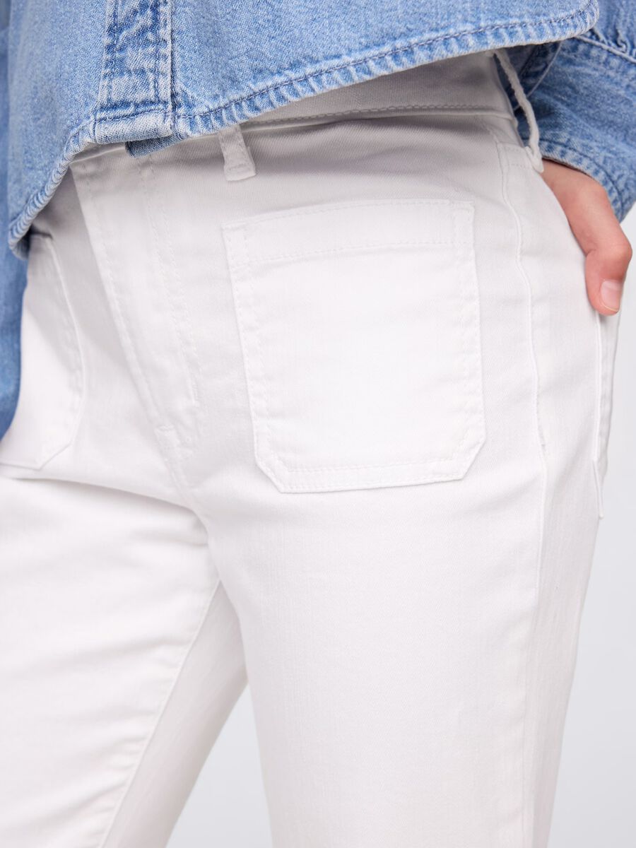 Jeans bianchi a zampa Bimba_3