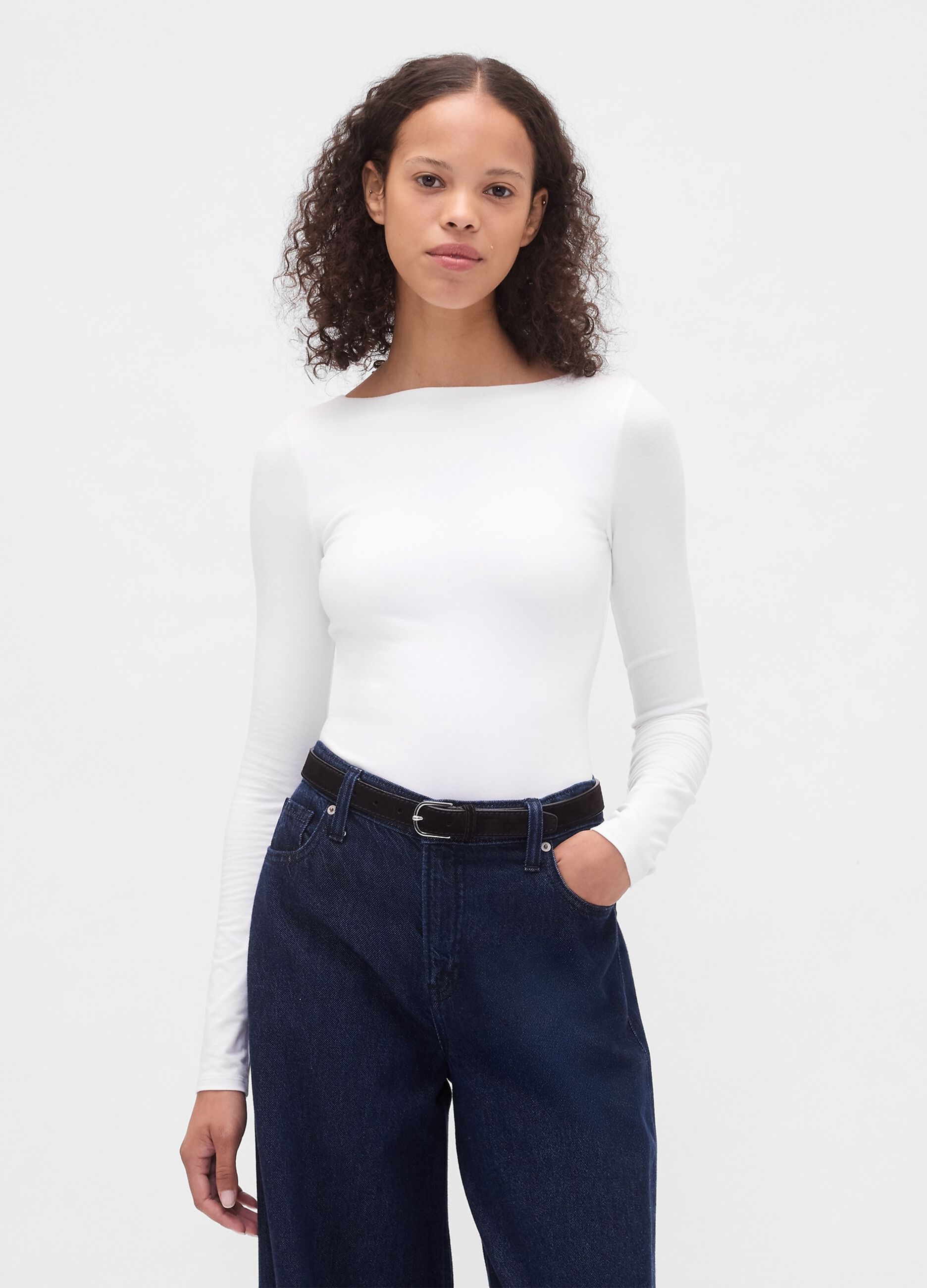 Maglia bianca elasticizzata a maniche lunghe