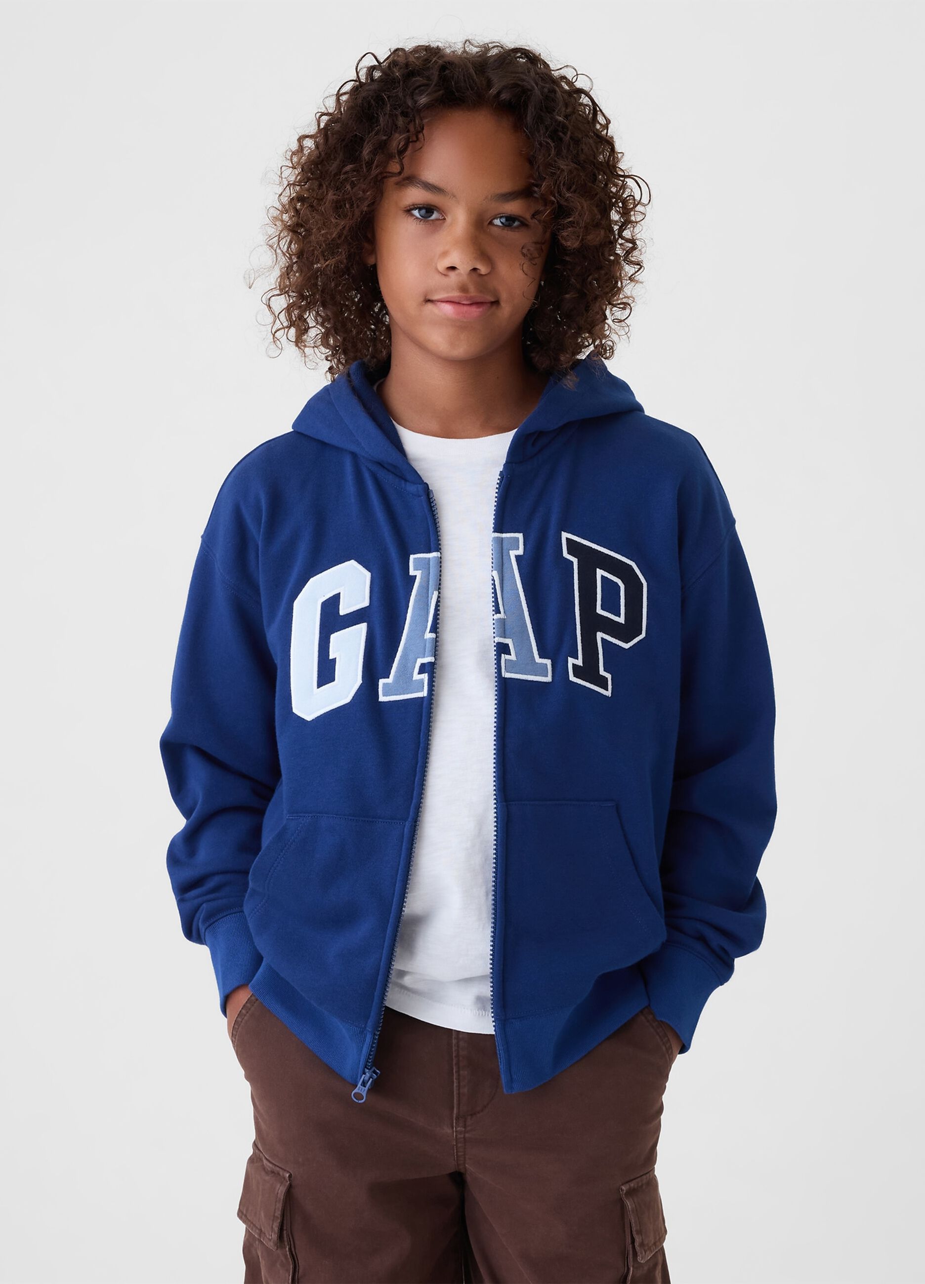 Full-zip con cappuccio e ricamo logo