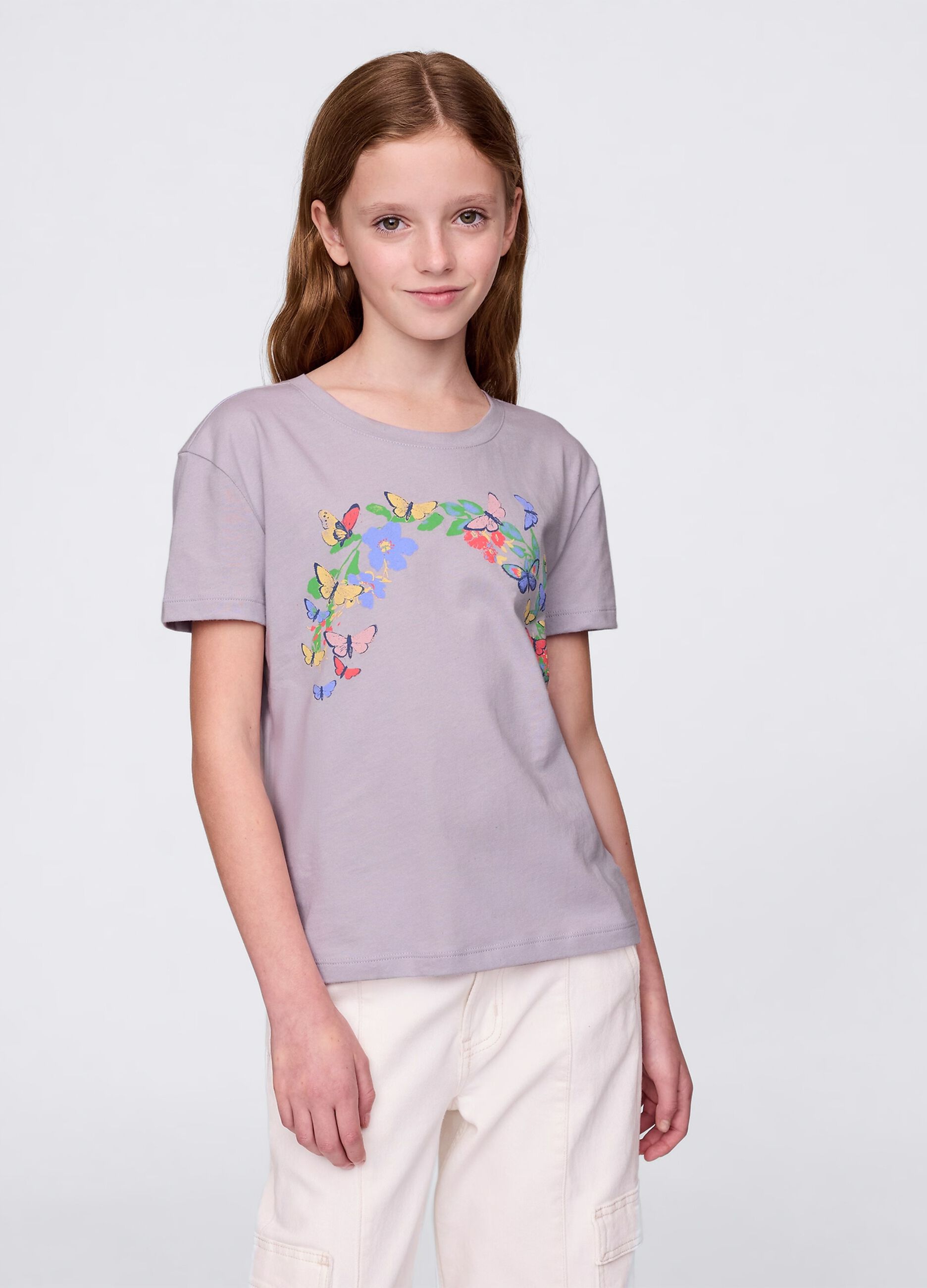 T-shirt viola in cotone con stampa farfalle e fiori