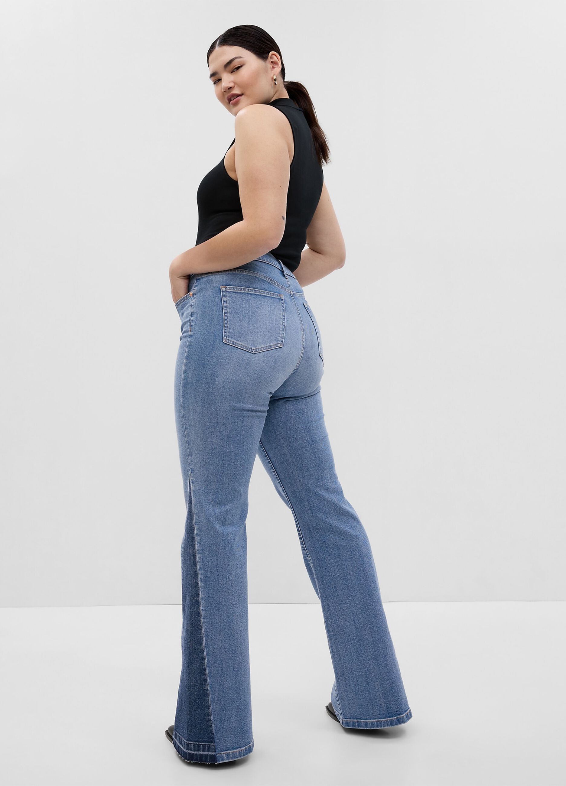 Jeans flare fit con inserti a contrasto_3