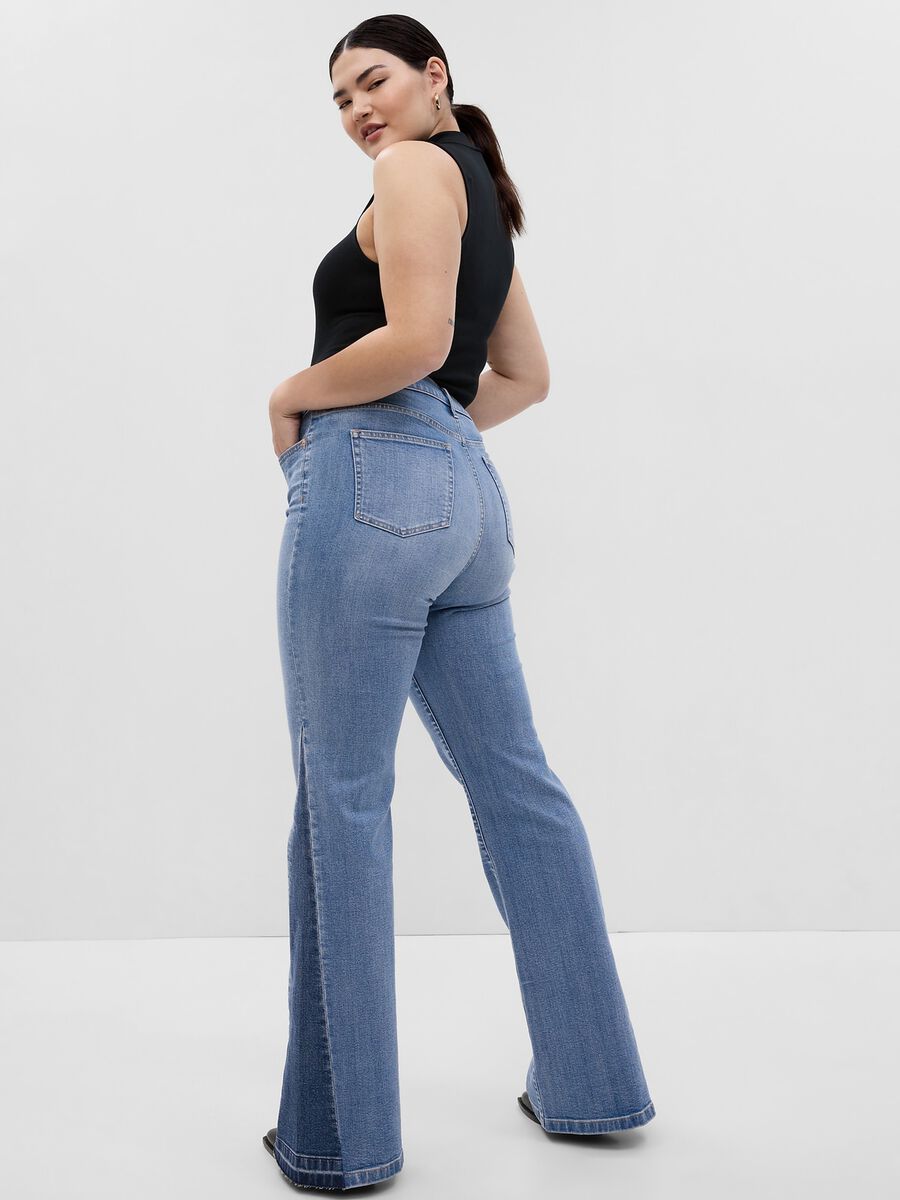 Jeans flare fit con inserti a contrasto Donna_3