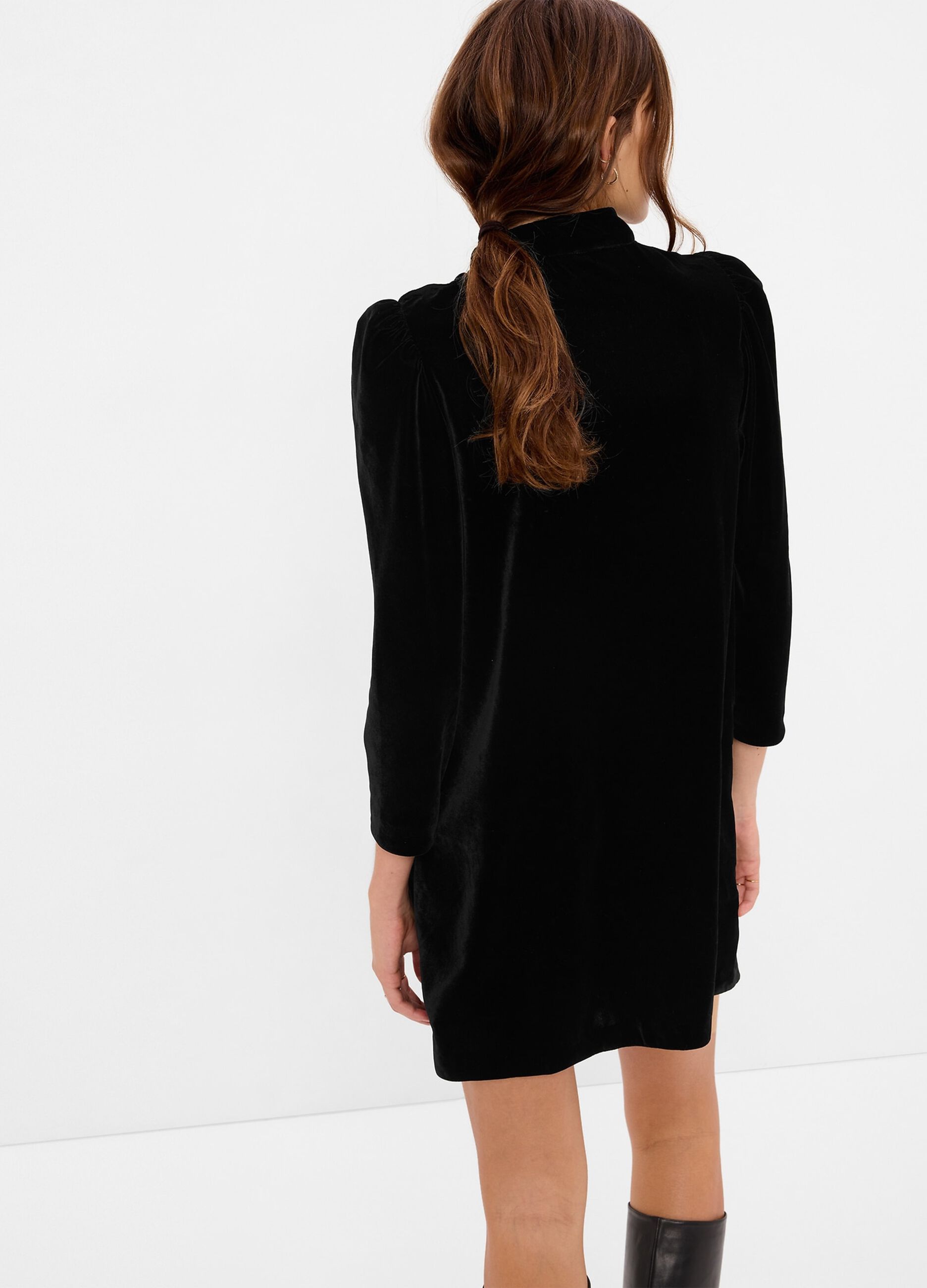 Short velvet dress with puff sleeves_1