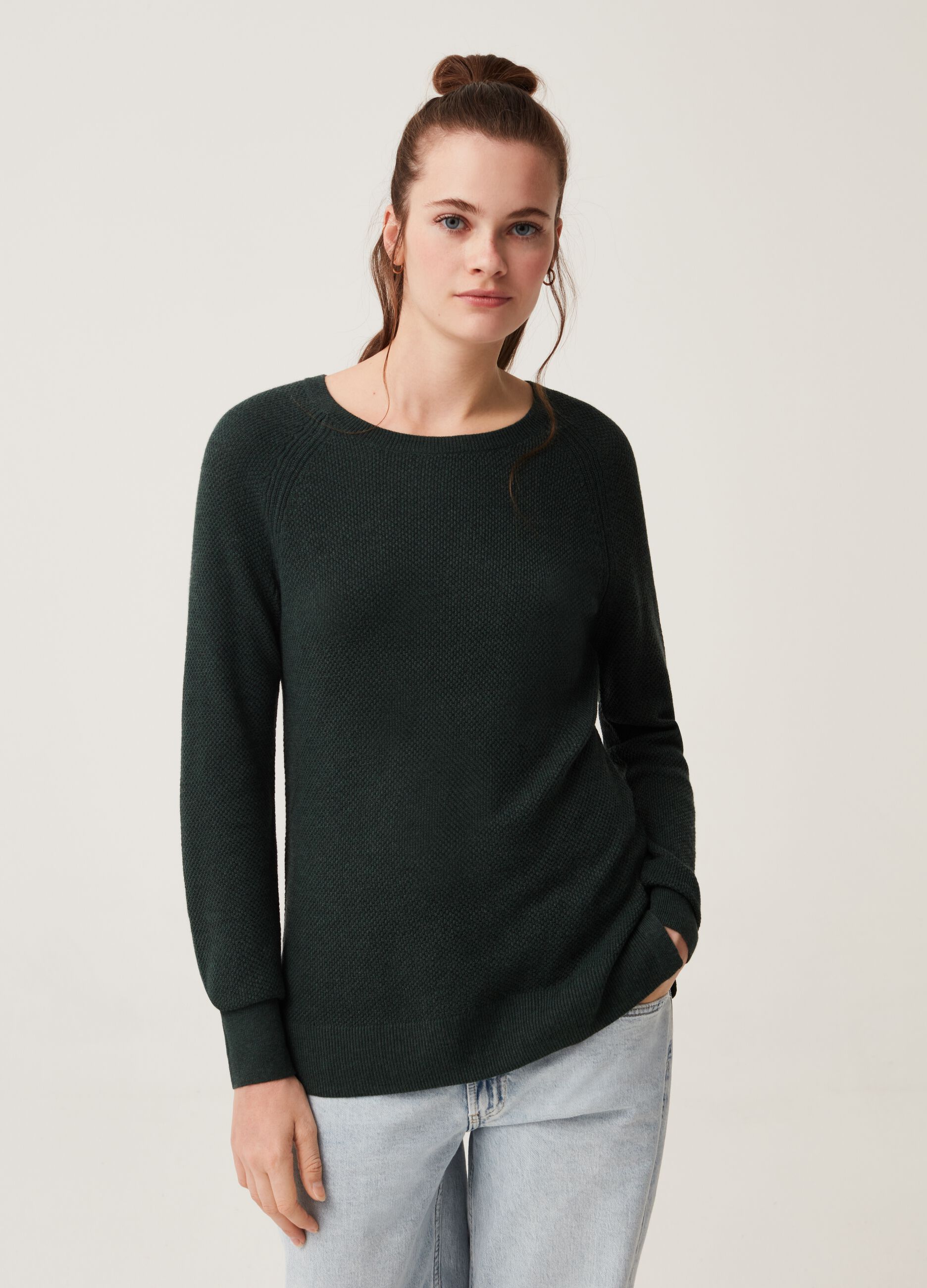 Long pullover with raglan sleeves