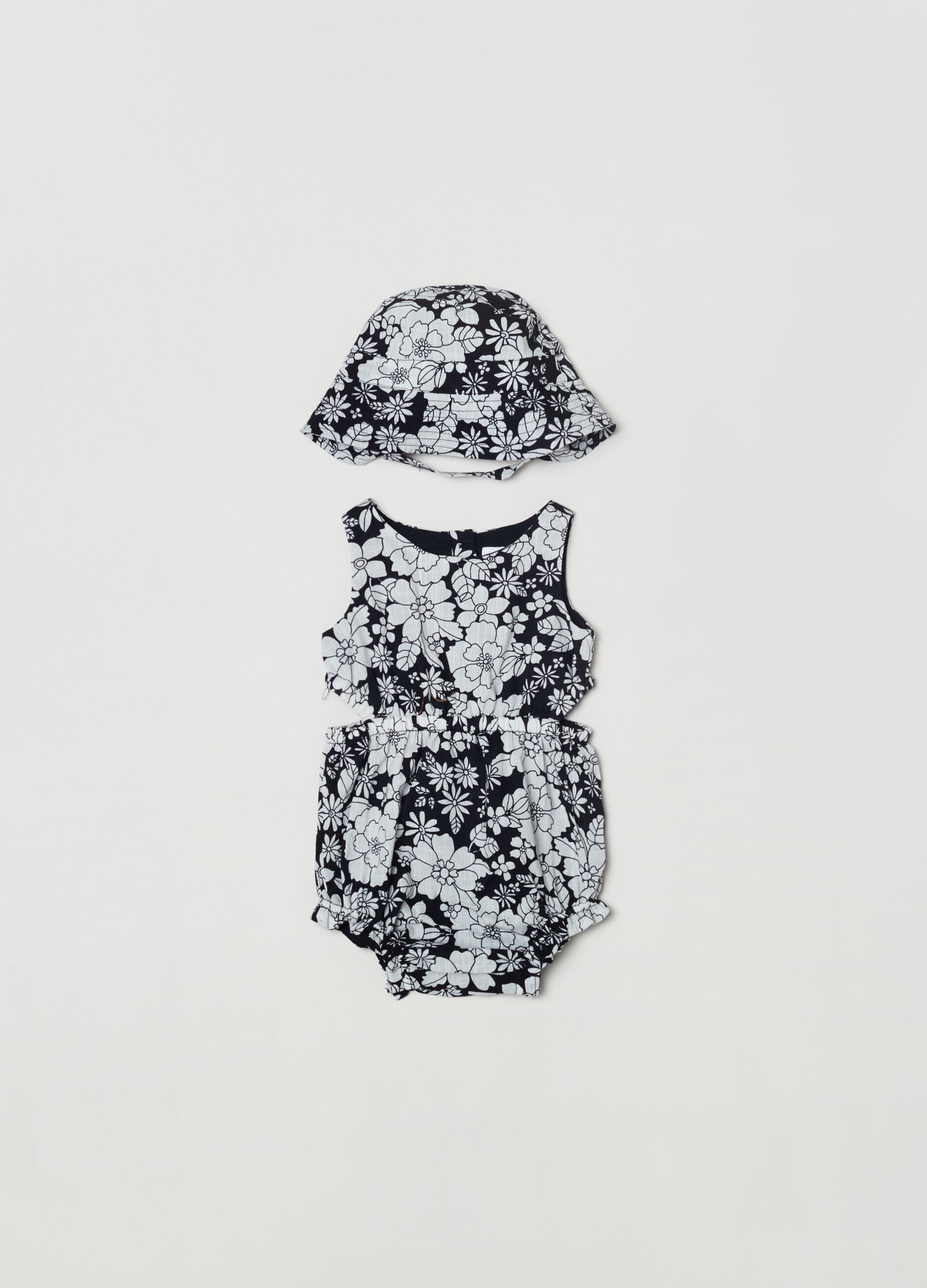 Romper suit and hat set with floral pattern