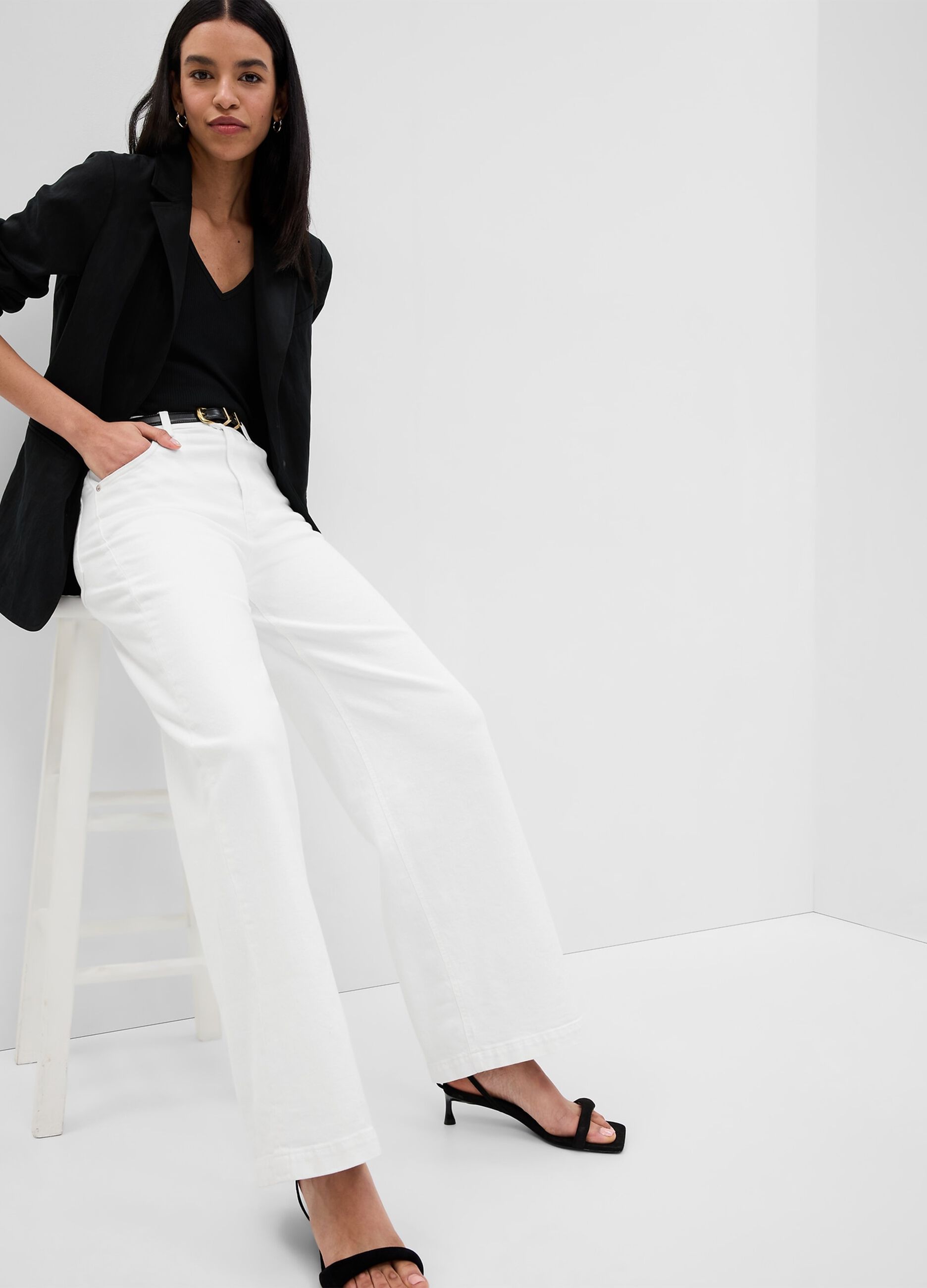 Straight-fit, ankle-length, high-rise jeans