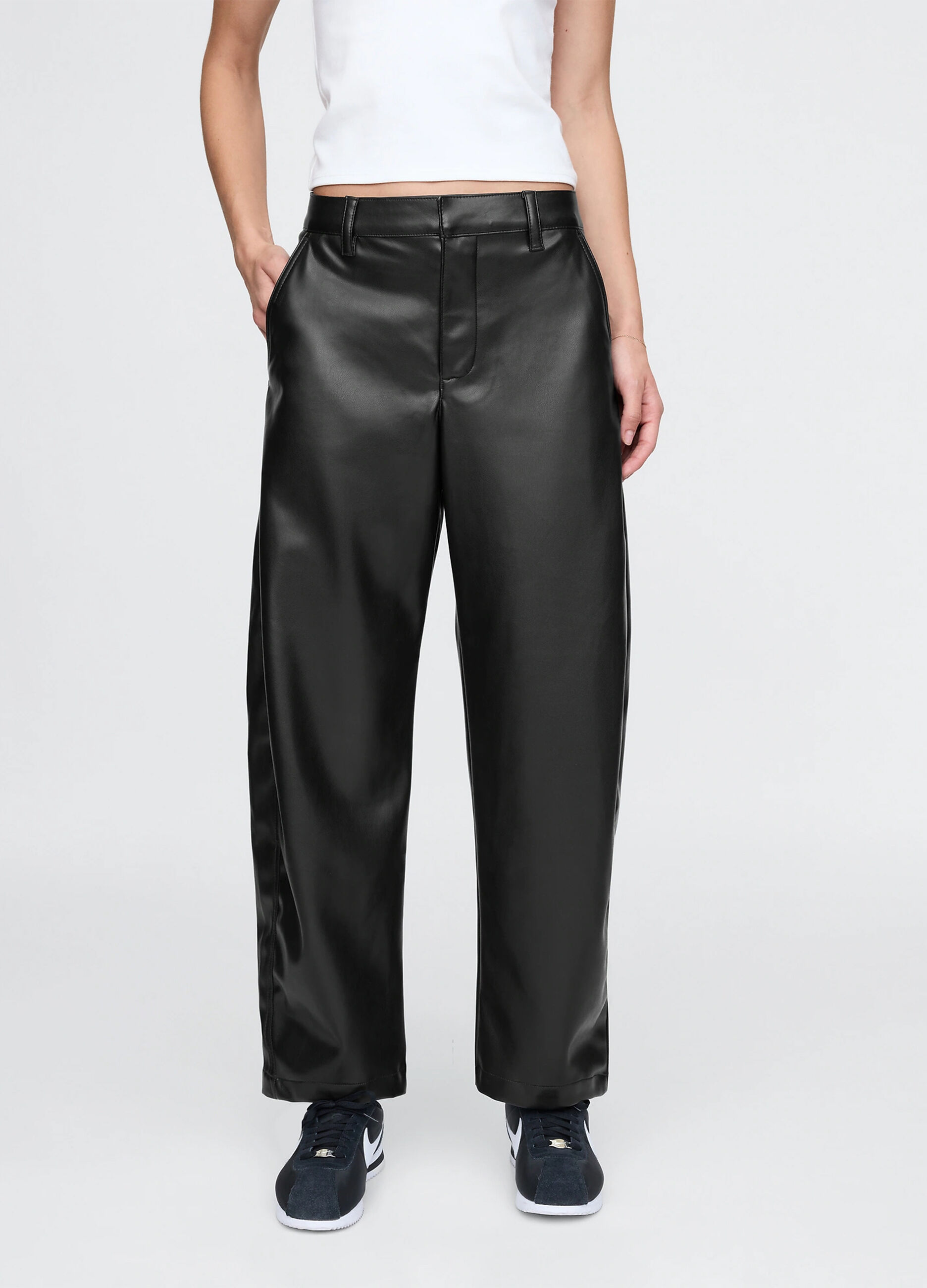Pantalone barrel fit effetto lucido_1