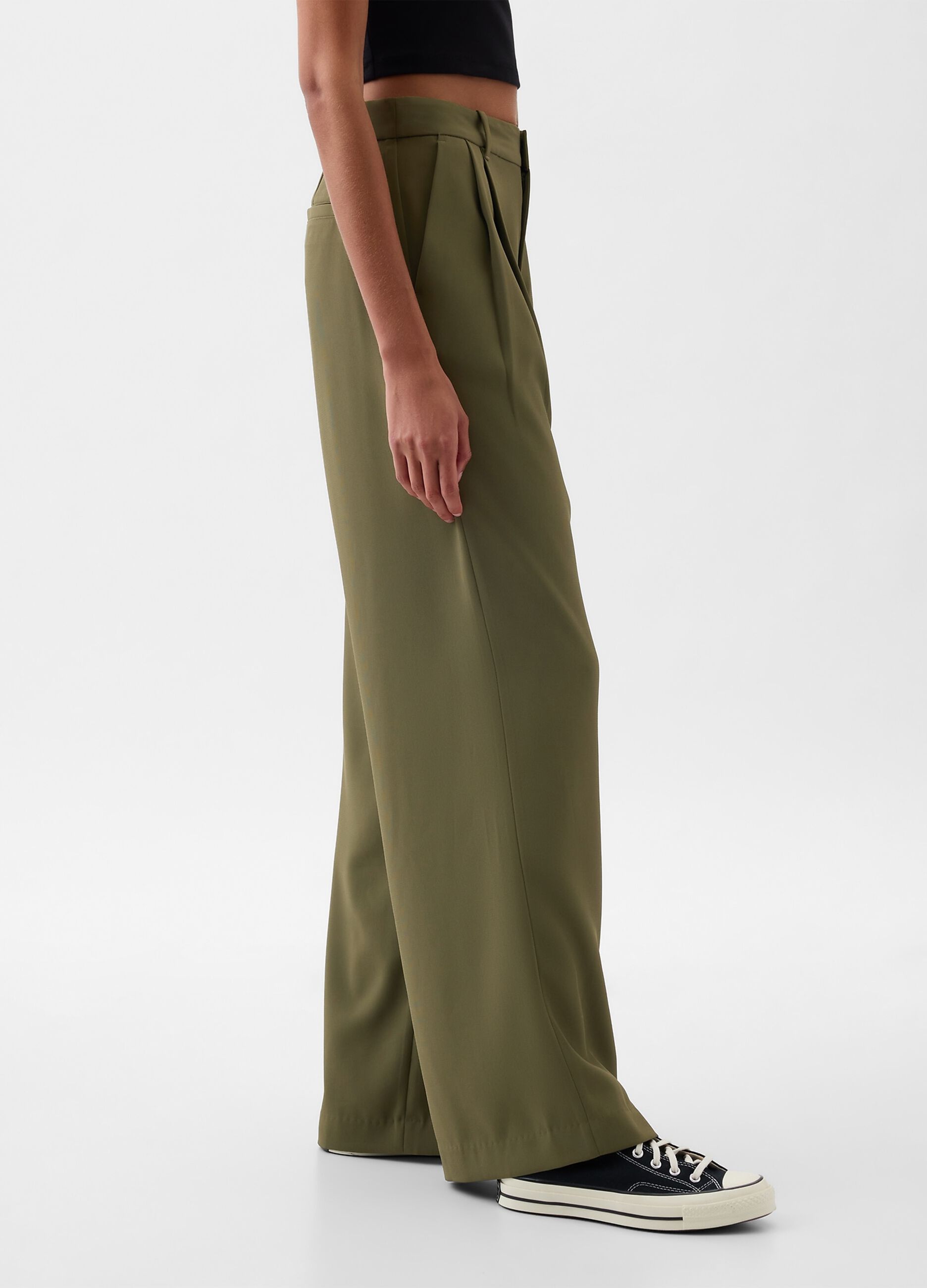 Wide-leg trousers with high waist and darts_1