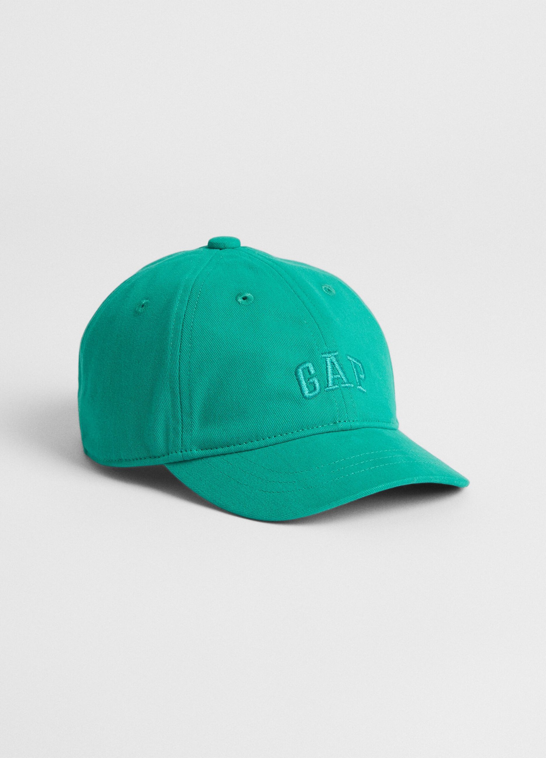 Baseball cap with embroidered logo.