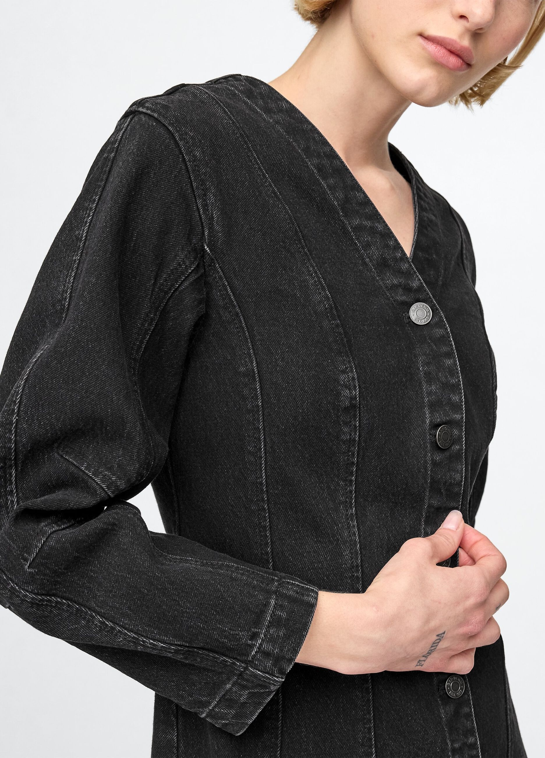 Abito denim nero con bottoni Gap_4