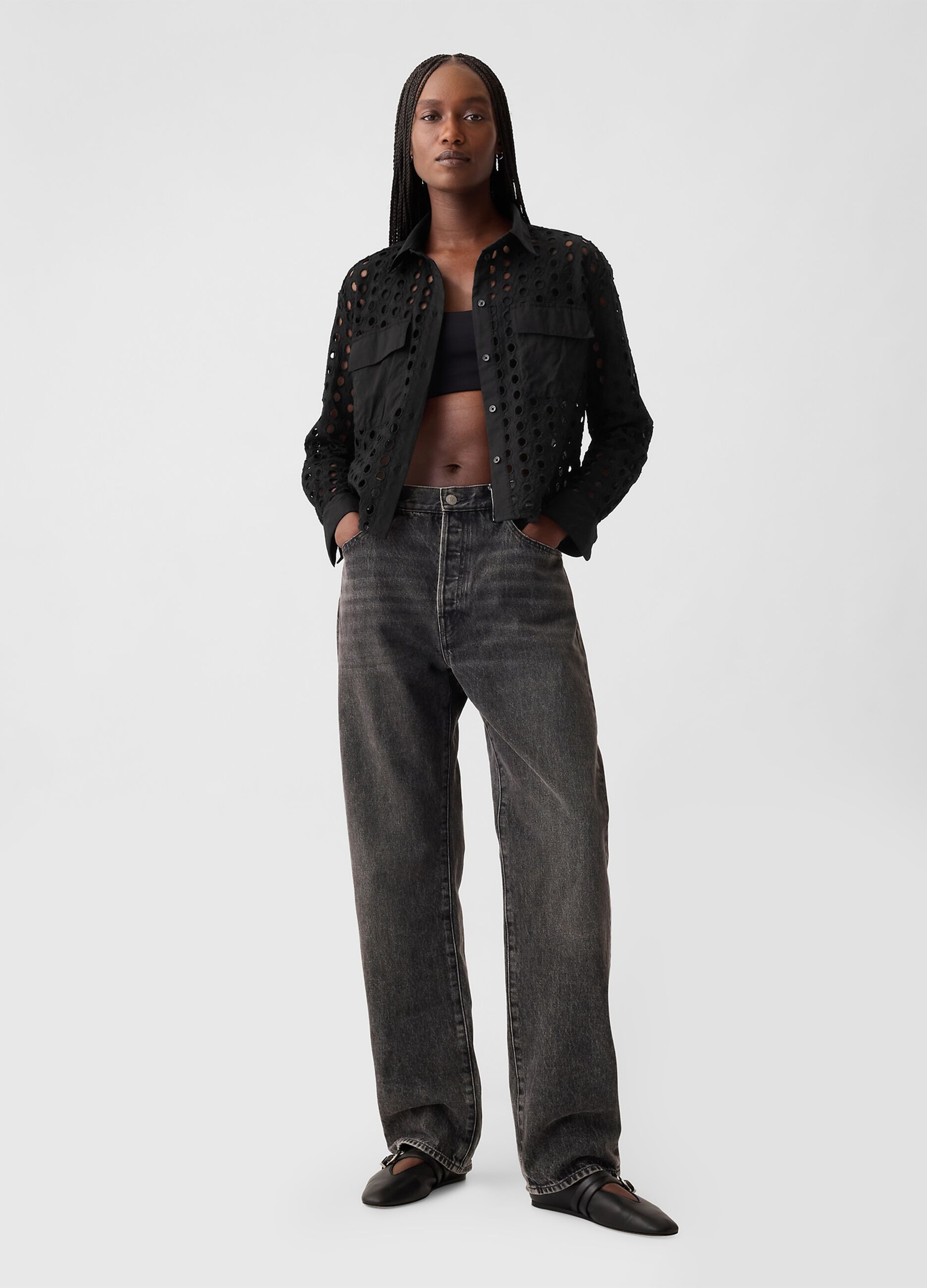 Camicia cropped con dettagli traforati_1