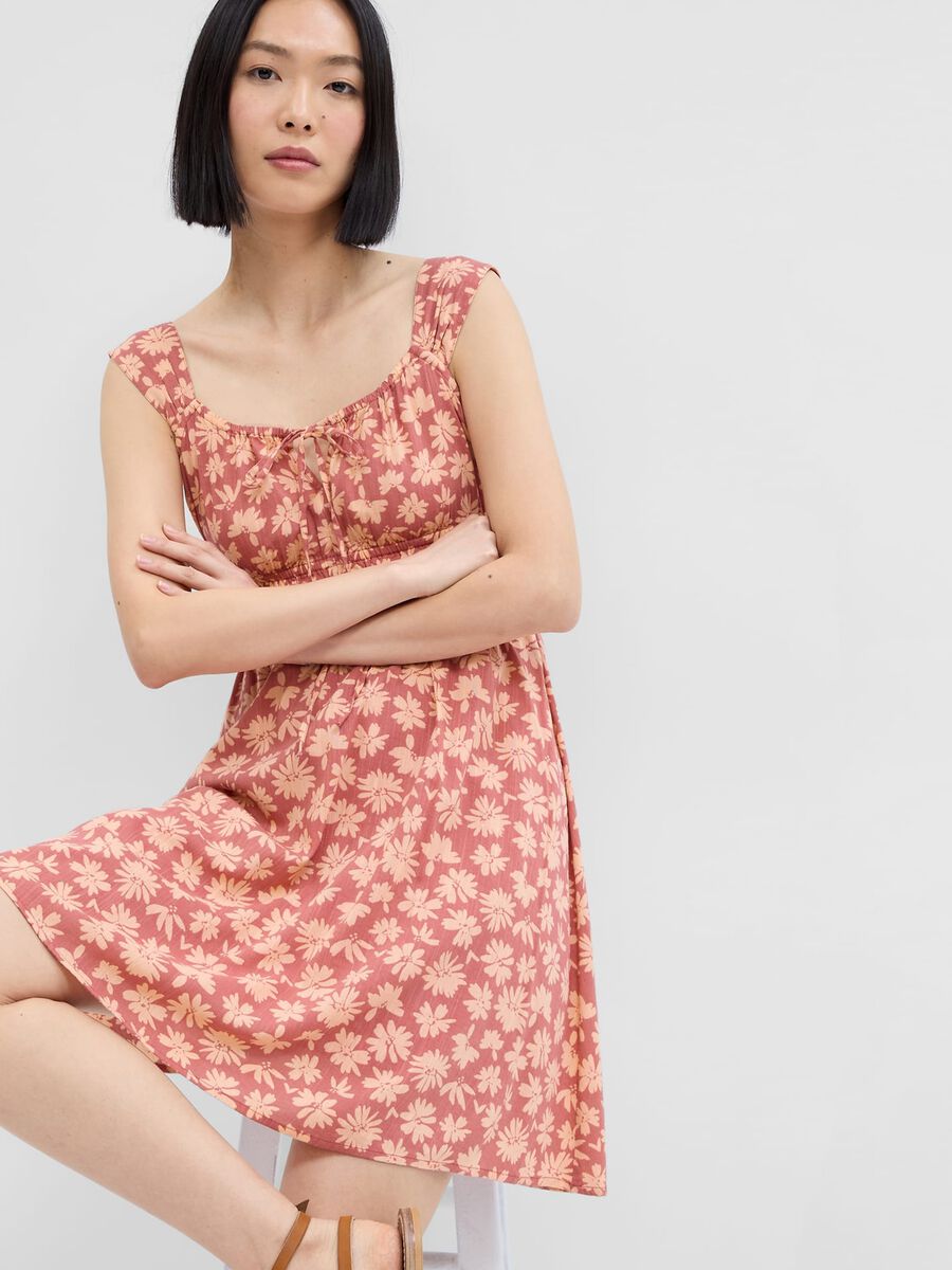 Short floral dress with smock stitch Woman_0