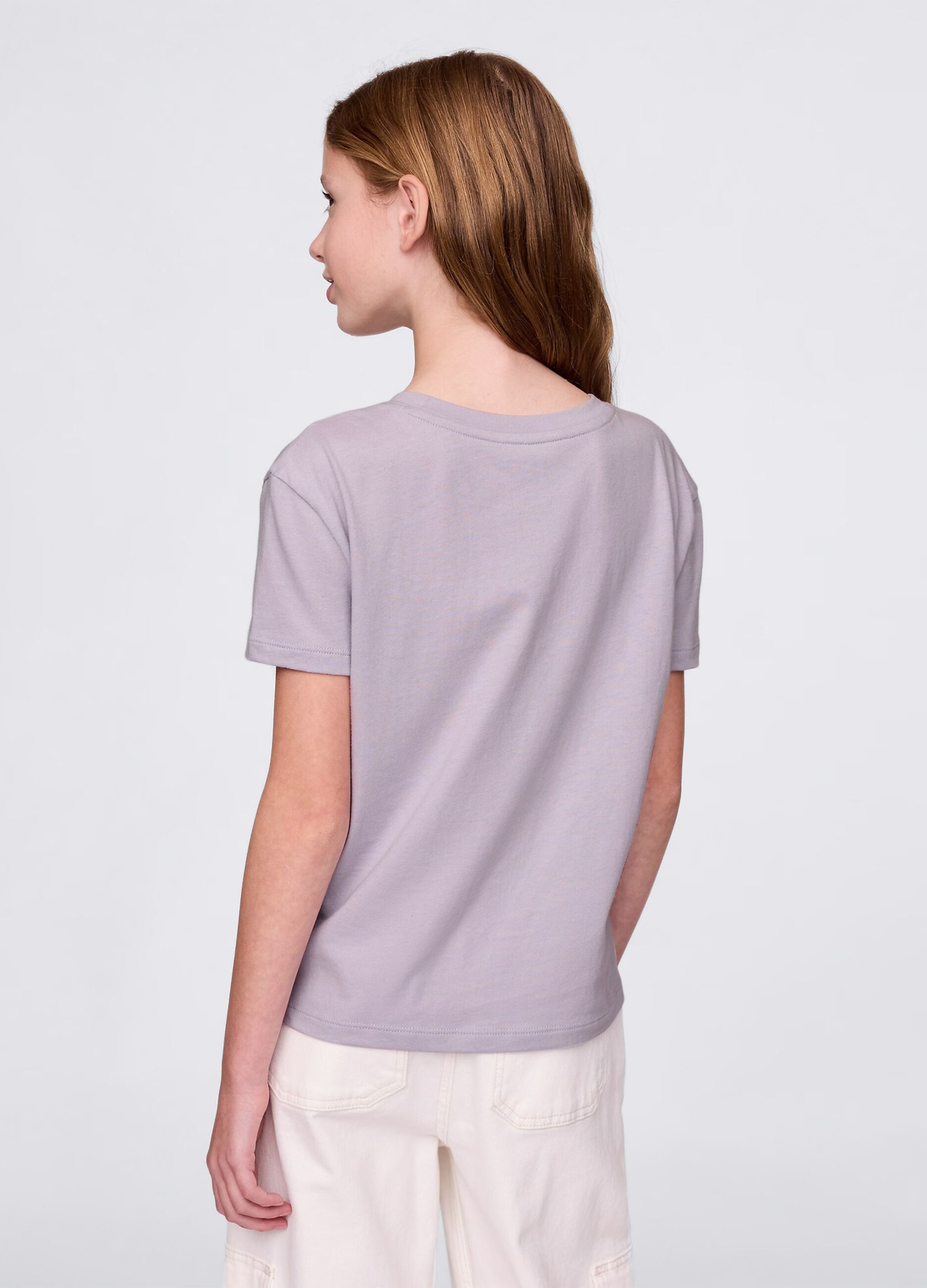 T-shirt viola in cotone con stampa farfalle e fiori_1