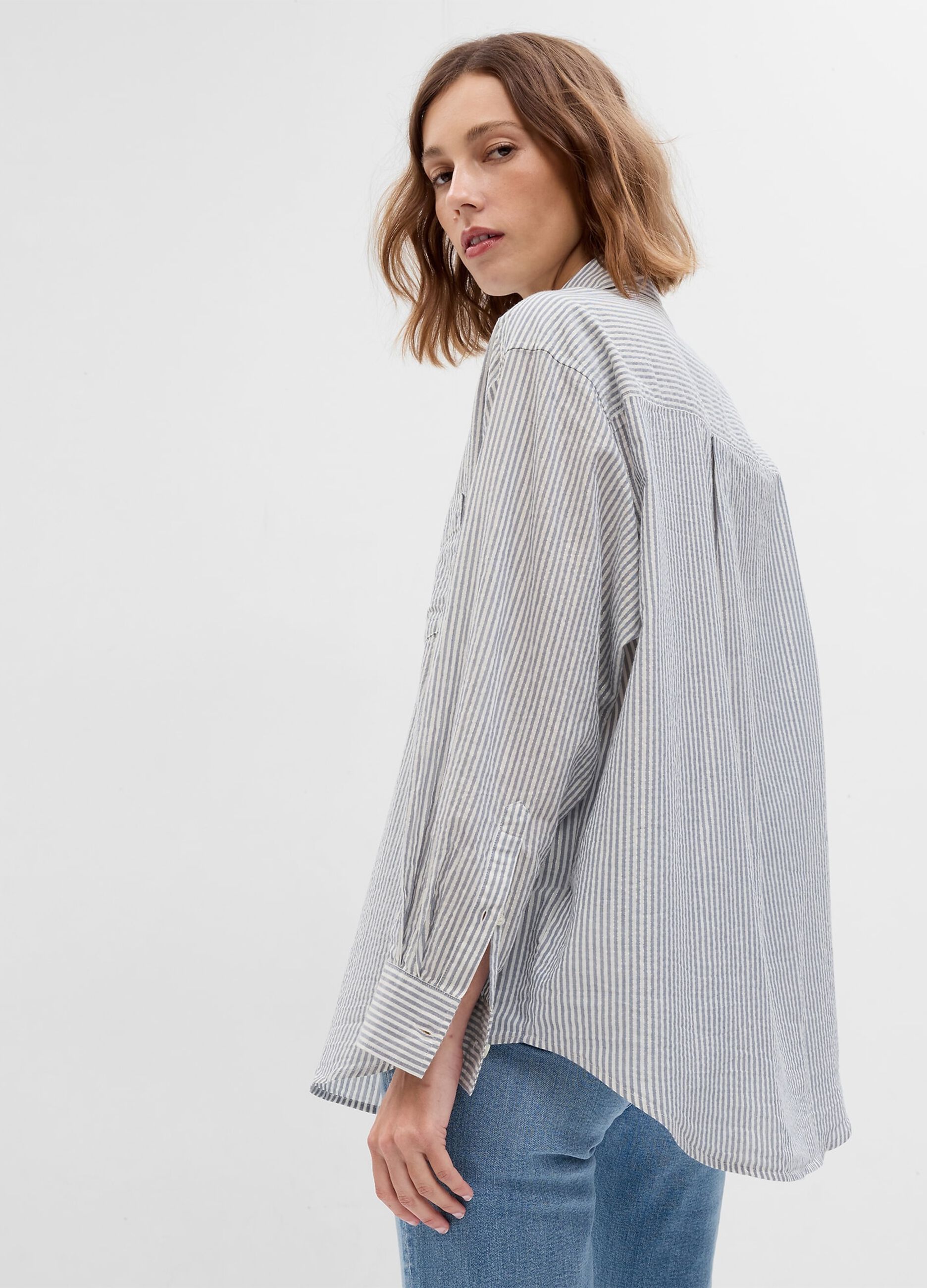 Oversize shirt in seersucker with pocket_3