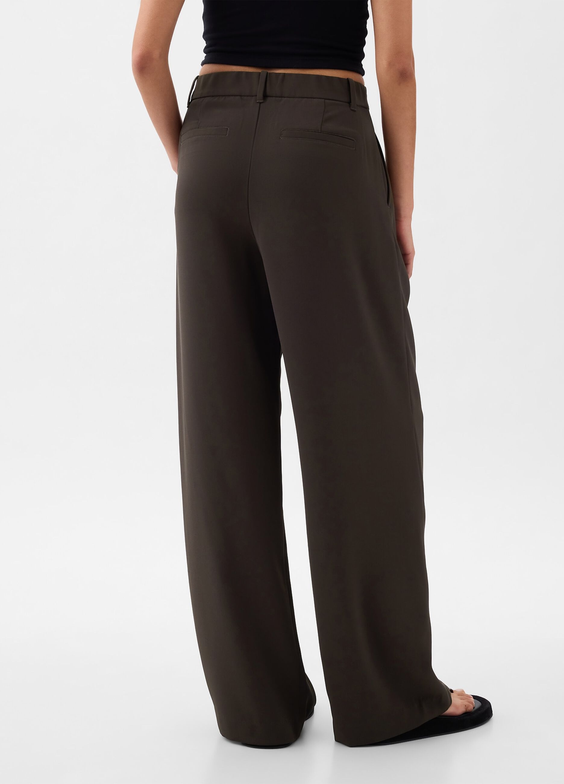 Pantalone a gamba larga con pinces_2