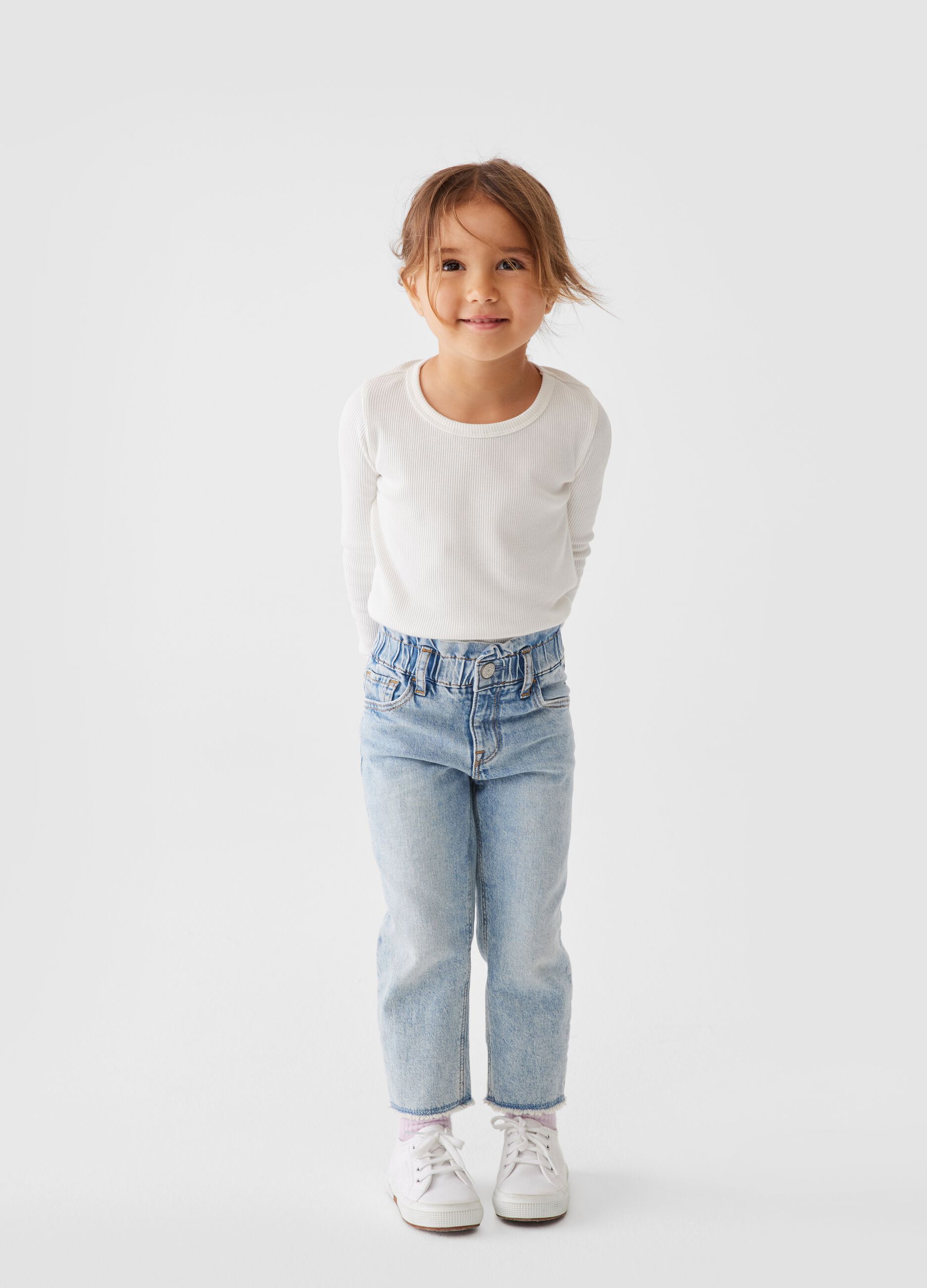 Mum-fit jeans with ruffles