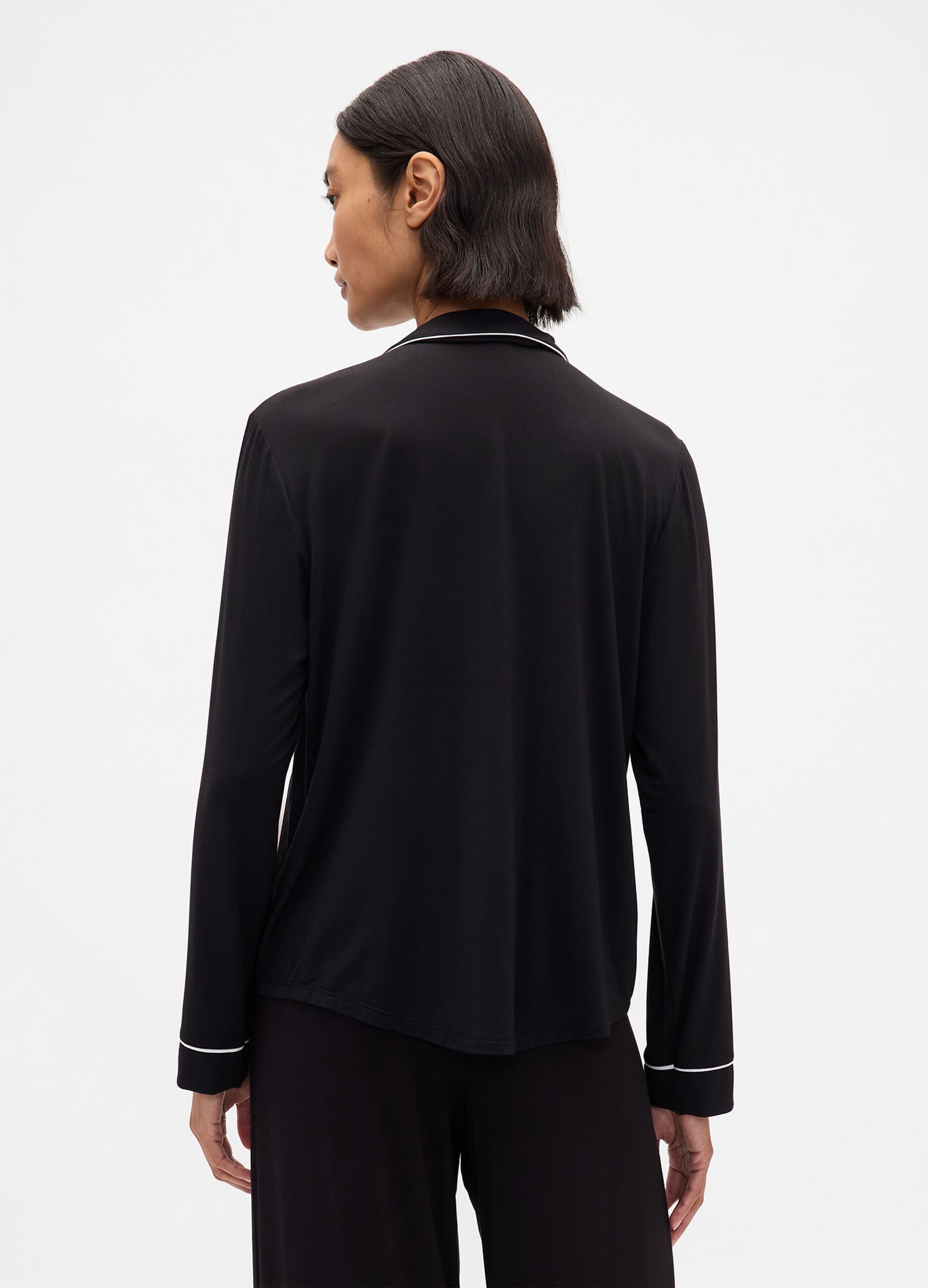 Top pigiama a manica lunga con piping a contrasto