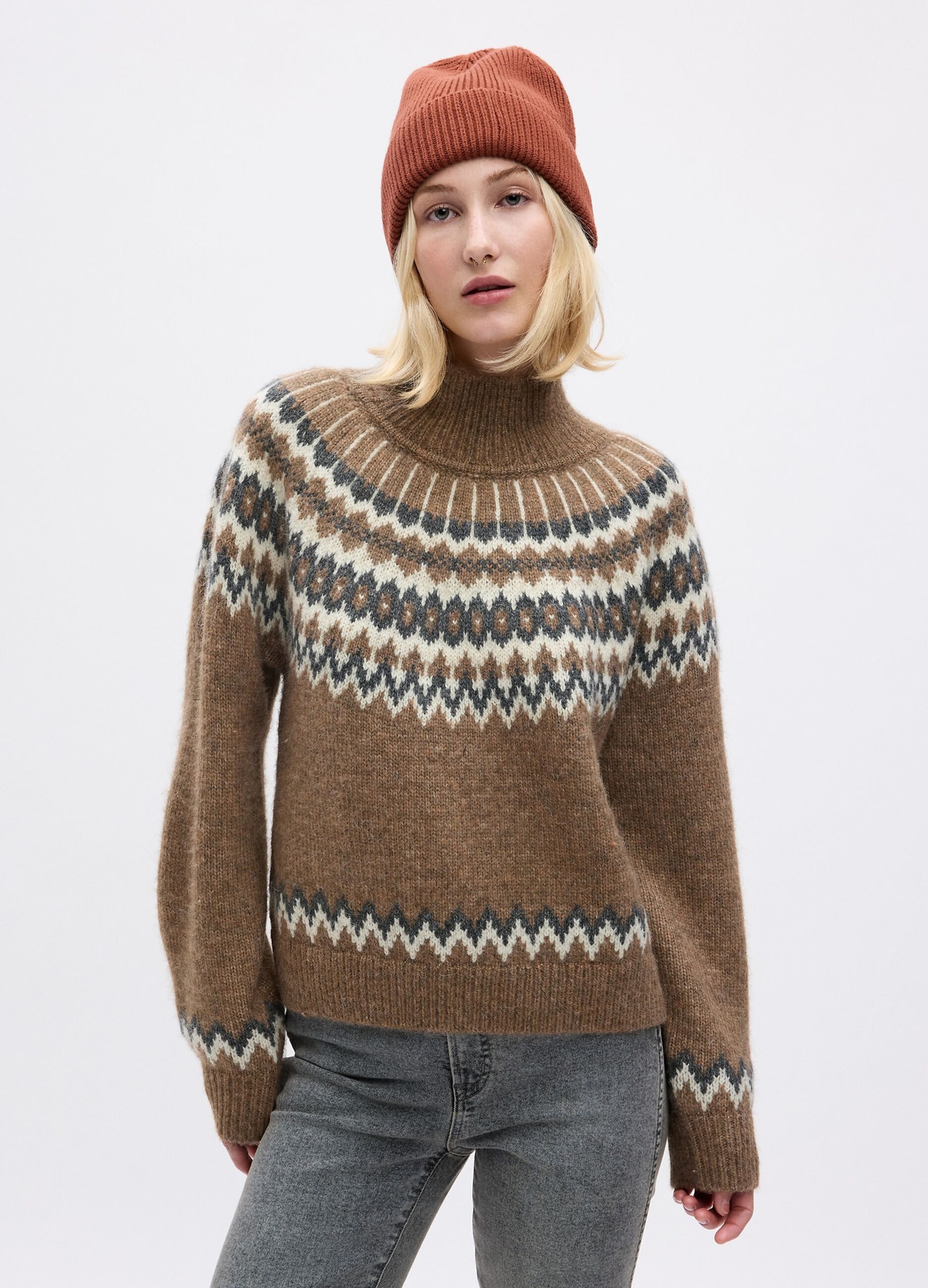 Mock neck pullover with jacquard drawing