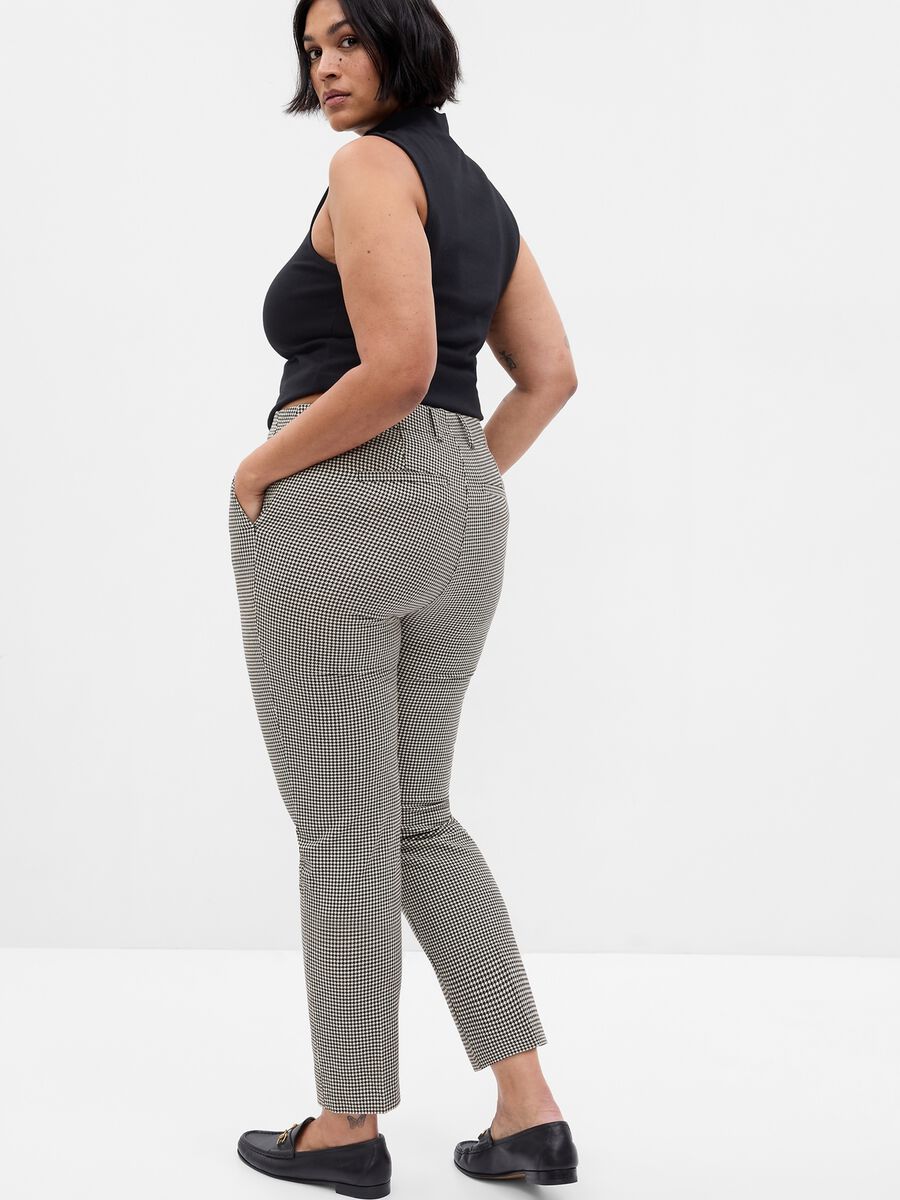 Pantaloni slim fit con vita media Donna_4