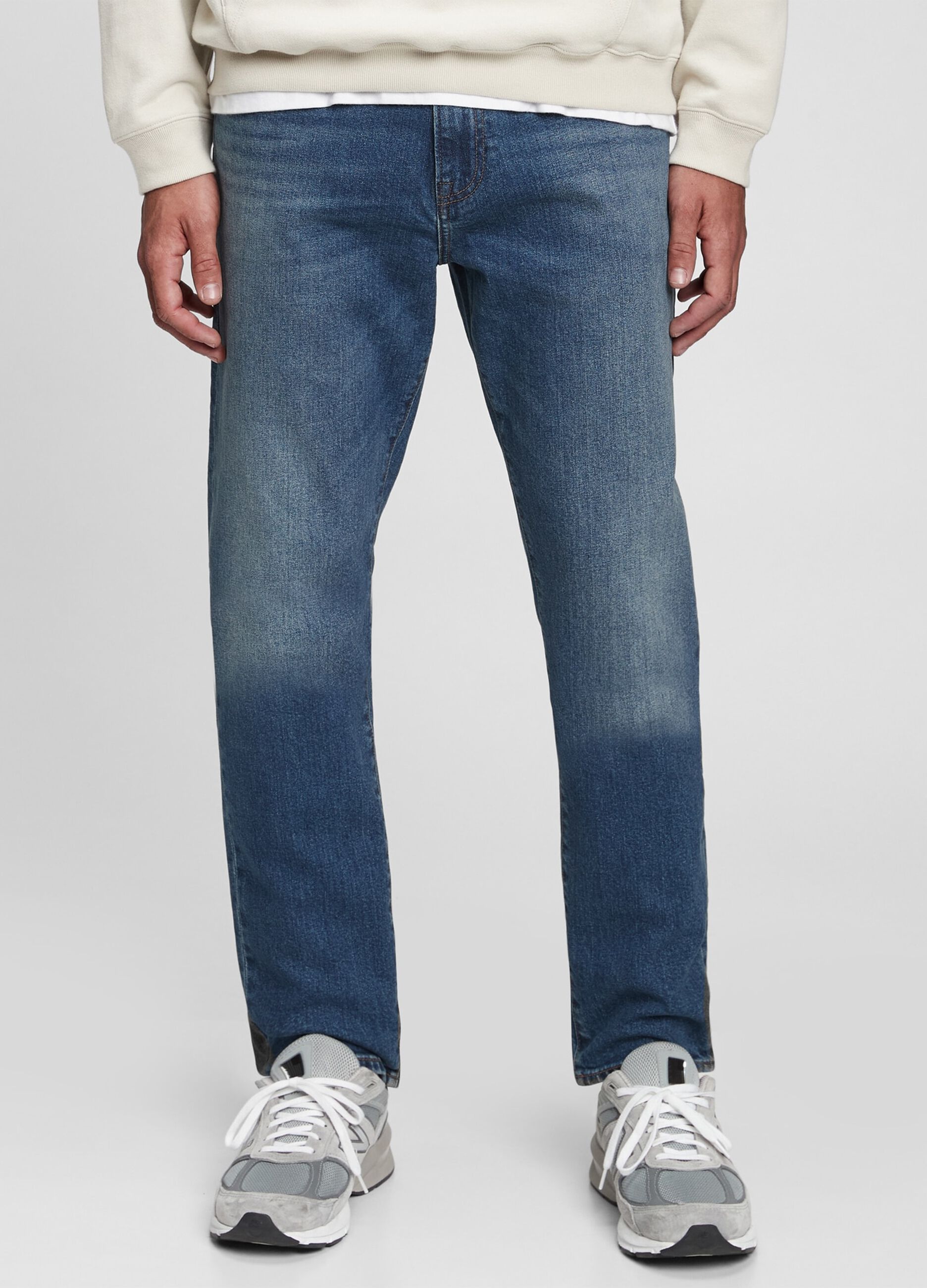 Slim-fit jeans with five pockets