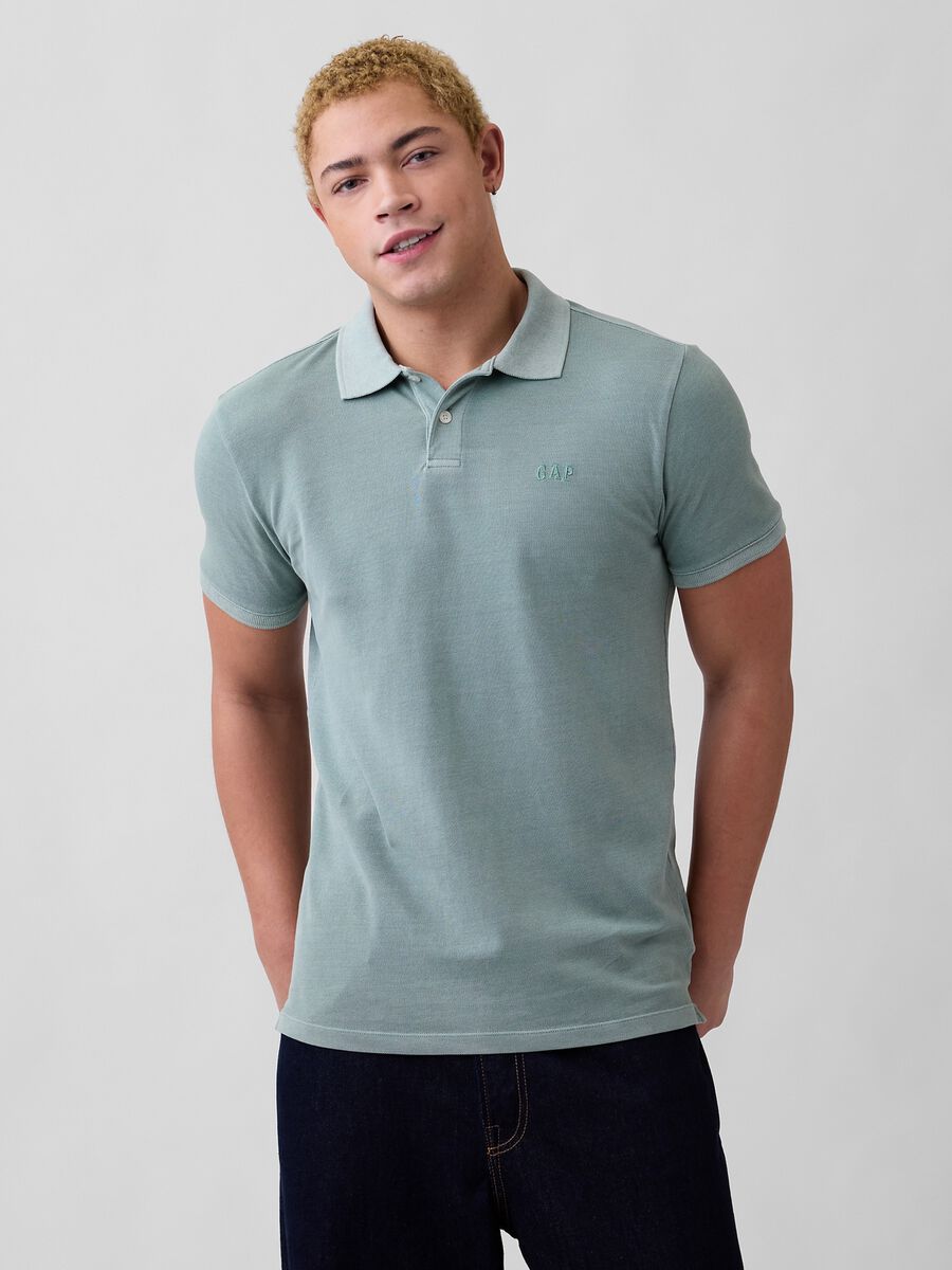 Polo a maniche corte in cotone con logo GAP Uomo_0