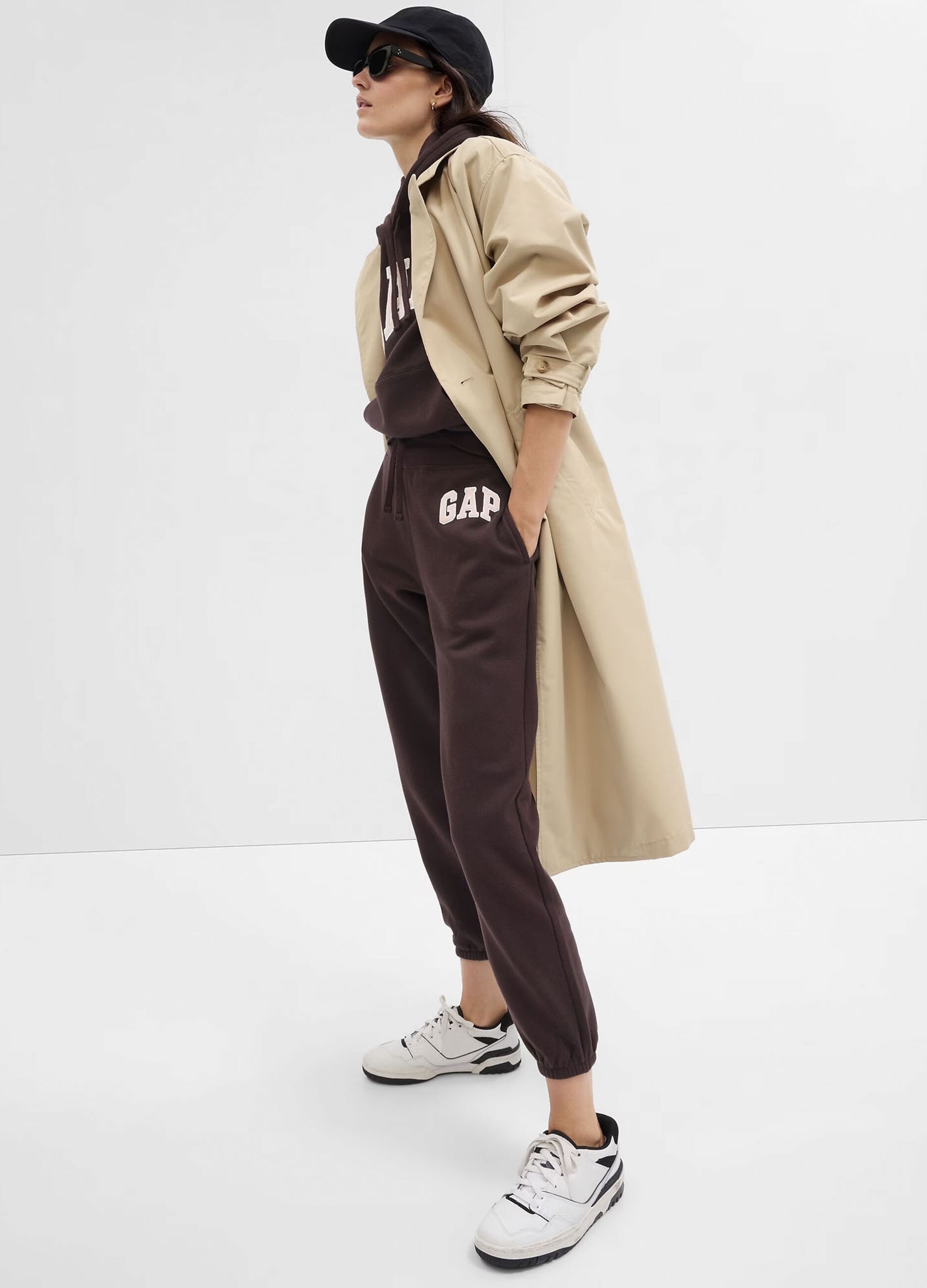 Joggers in felpa con ricamo logo