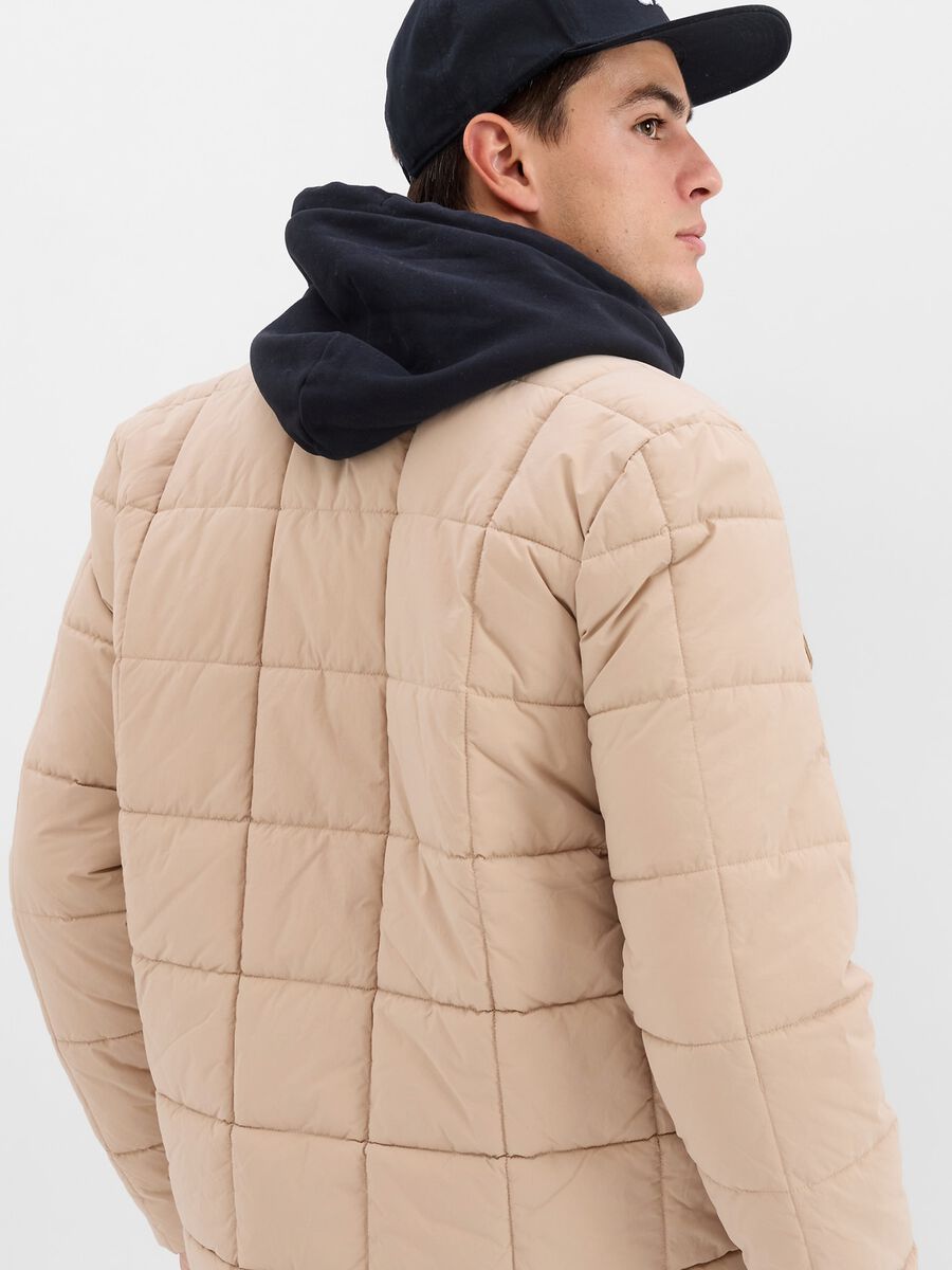 Quilted jacket with pockets. Man_1