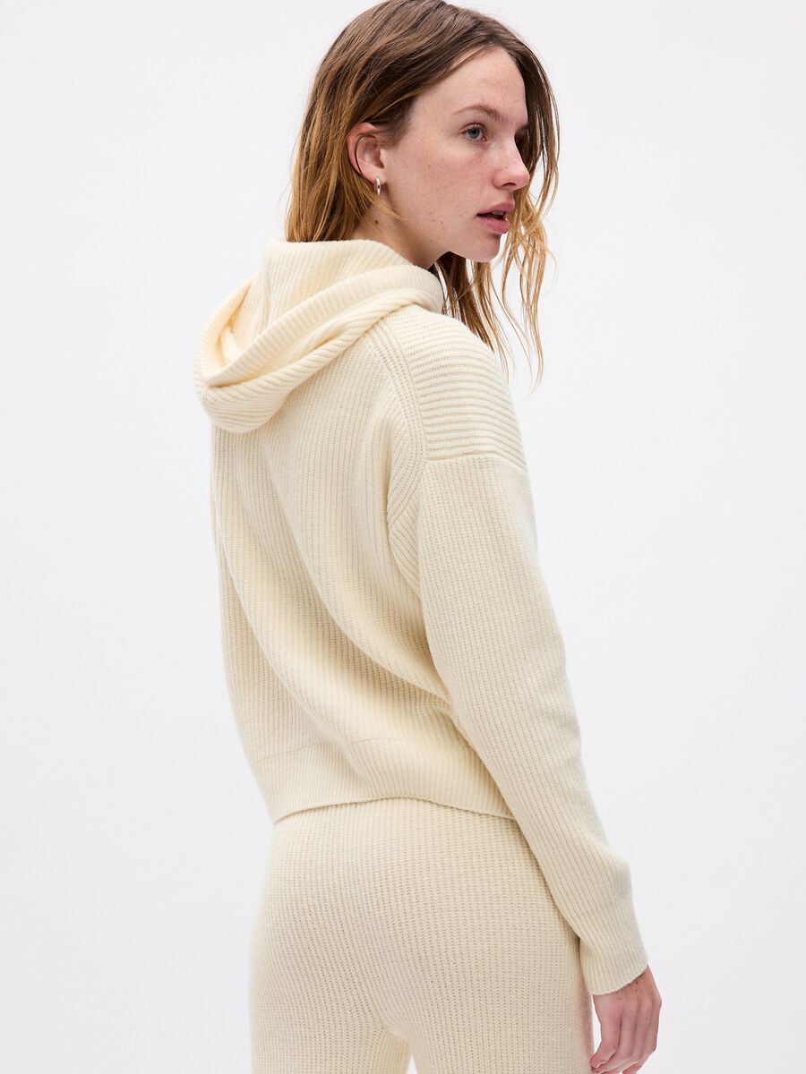 English ribbed sweater with hood Woman_1